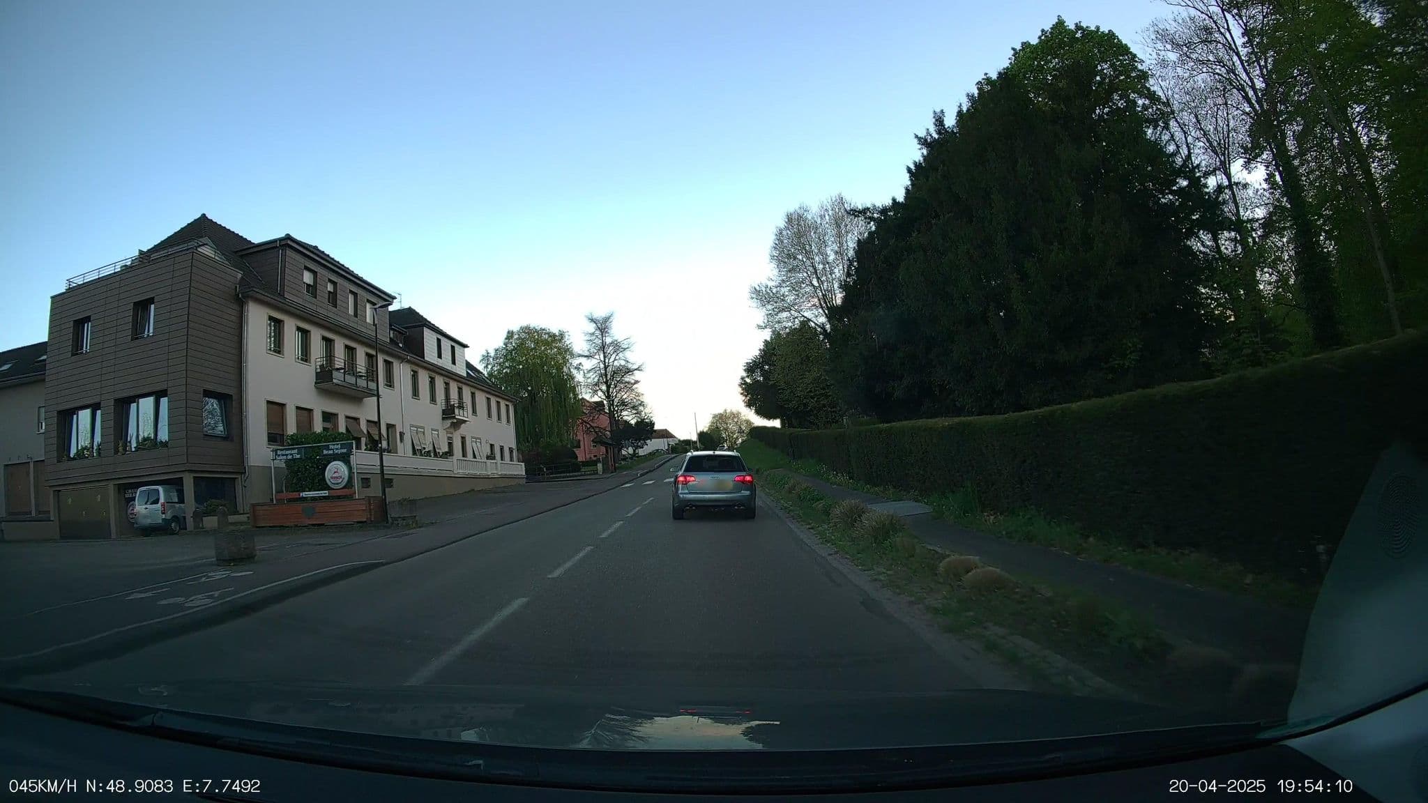 Street view near Beau sejour, Durrenbach — © heetENkoel (CC BY-SA · Mapillary)