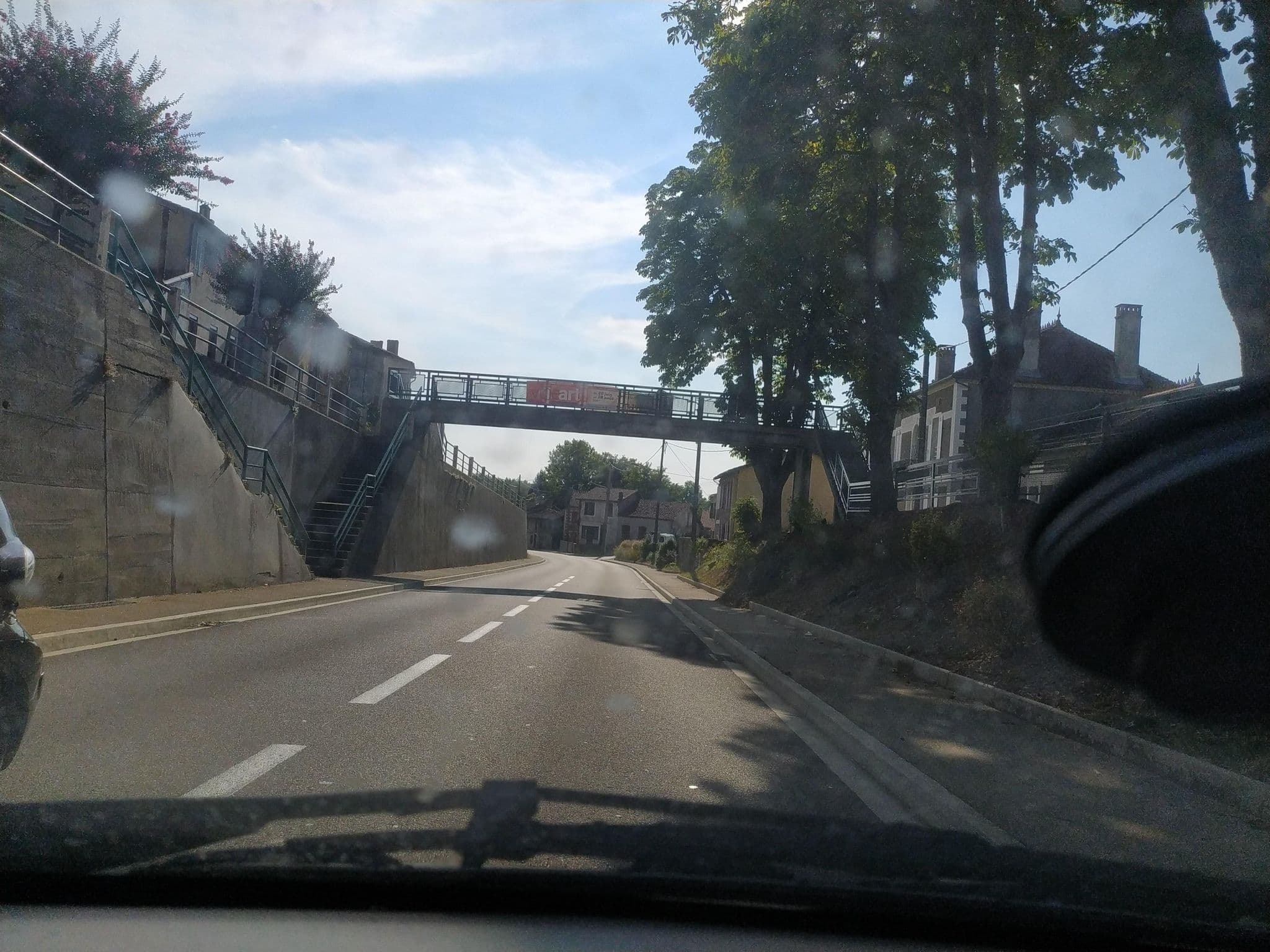 Street view near Gîte Chemin Enchantant, Nogaro — © yeelel (CC BY-SA · Mapillary)