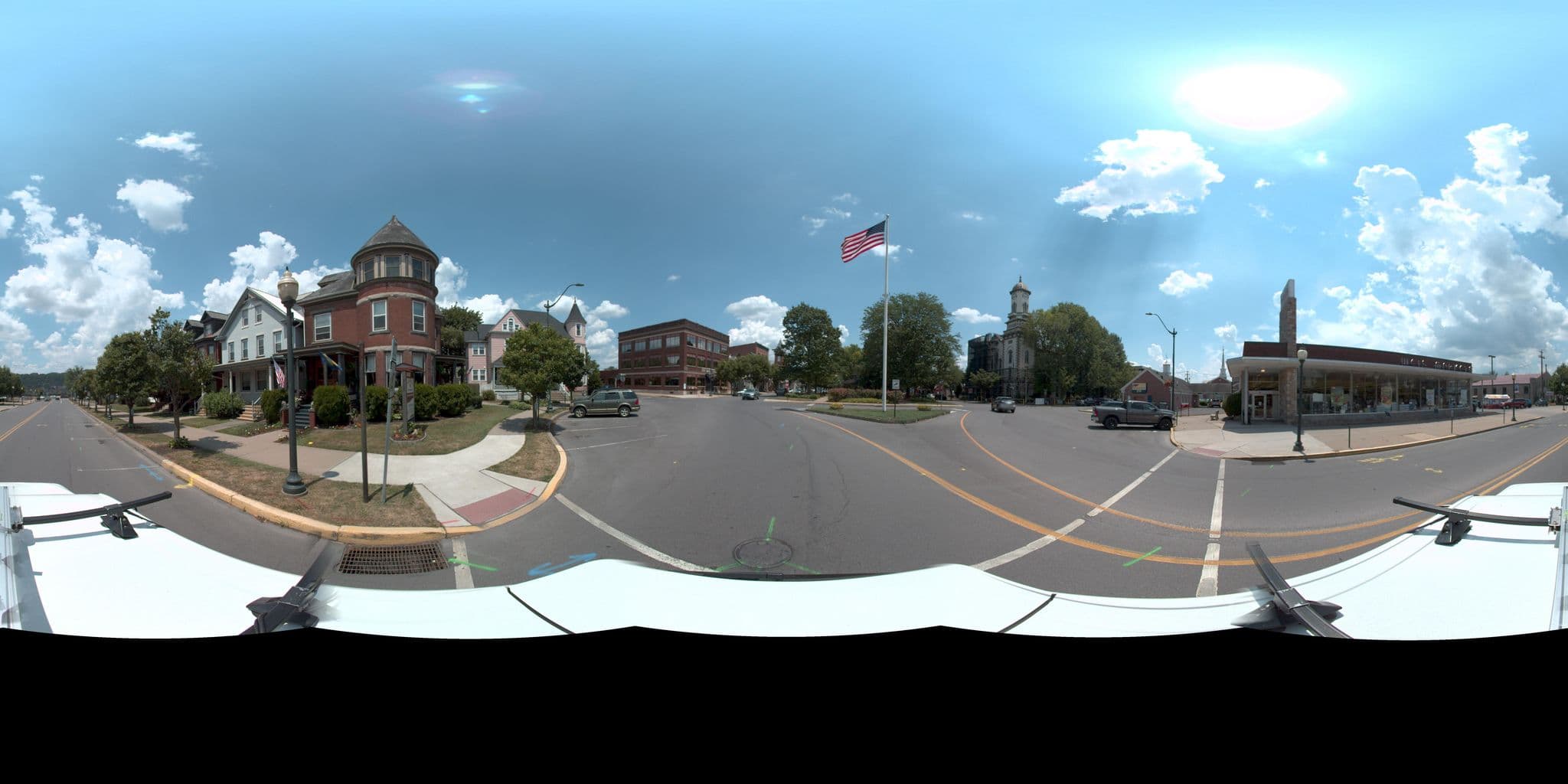 Street view near Stained Glass Inn, Sunbury — © rking (CC BY-SA · Mapillary)