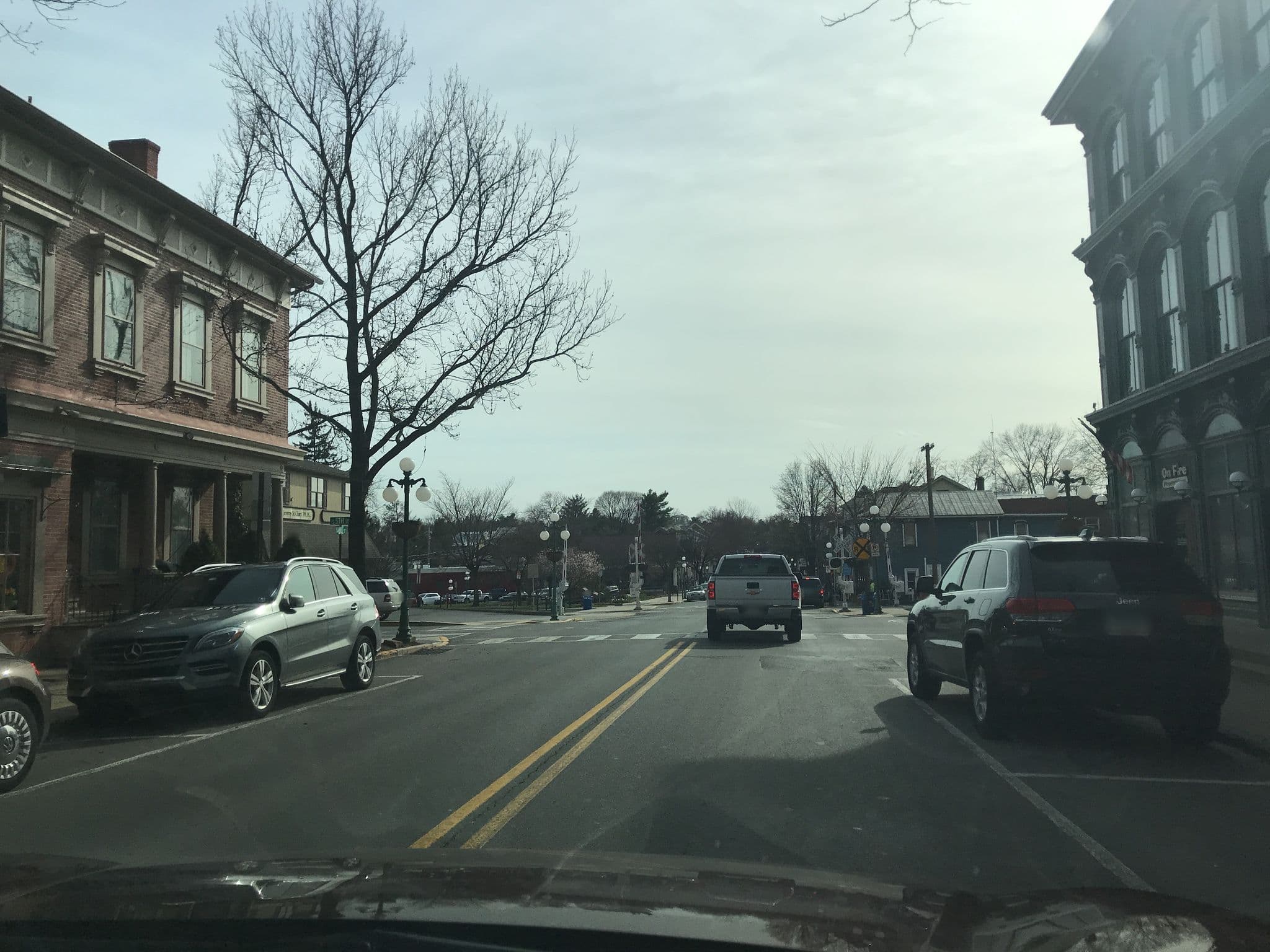 Street view near Pineapple Inn, Linntown — © mdroads (CC BY-SA · Mapillary)