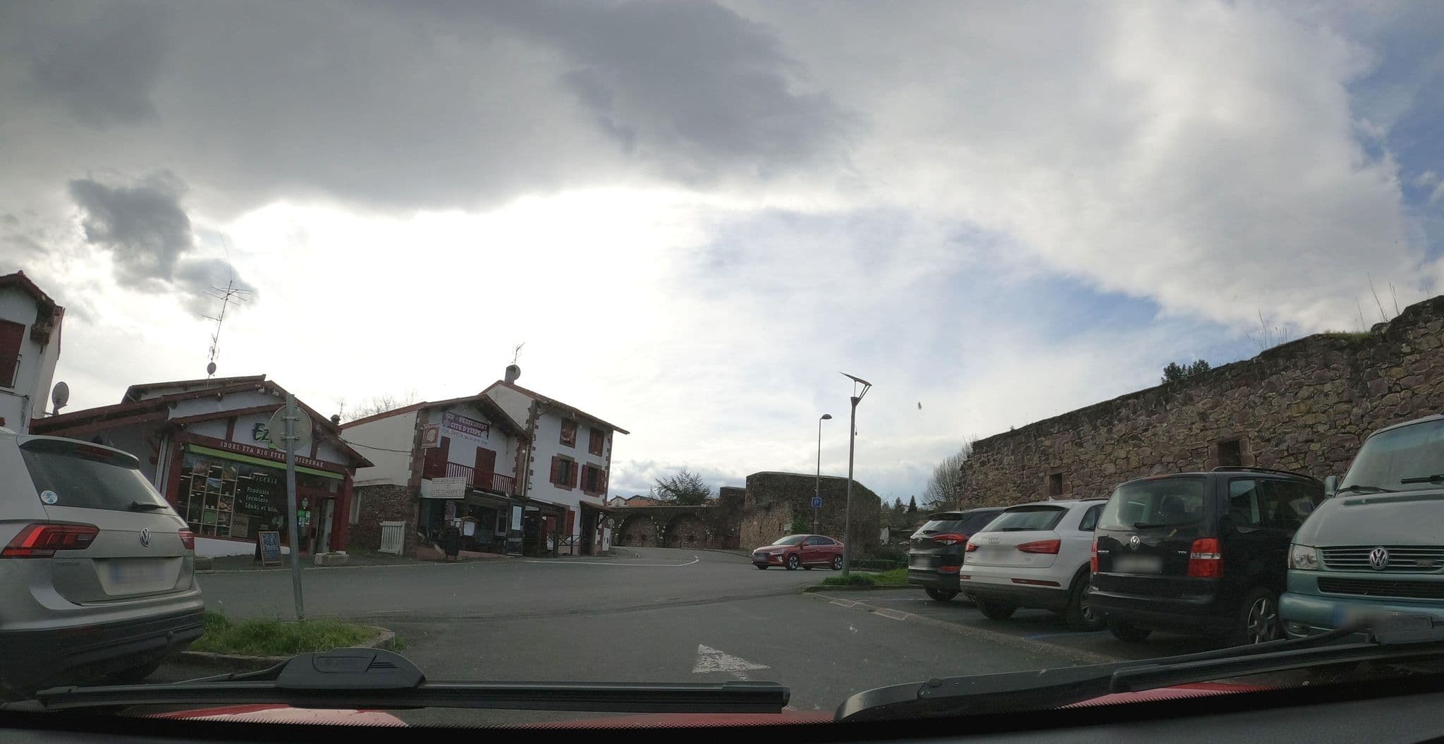 Street view near Zuharpeta, Saint-Jean-Pied-de-Port — © patchanka (CC BY-SA · Mapillary)