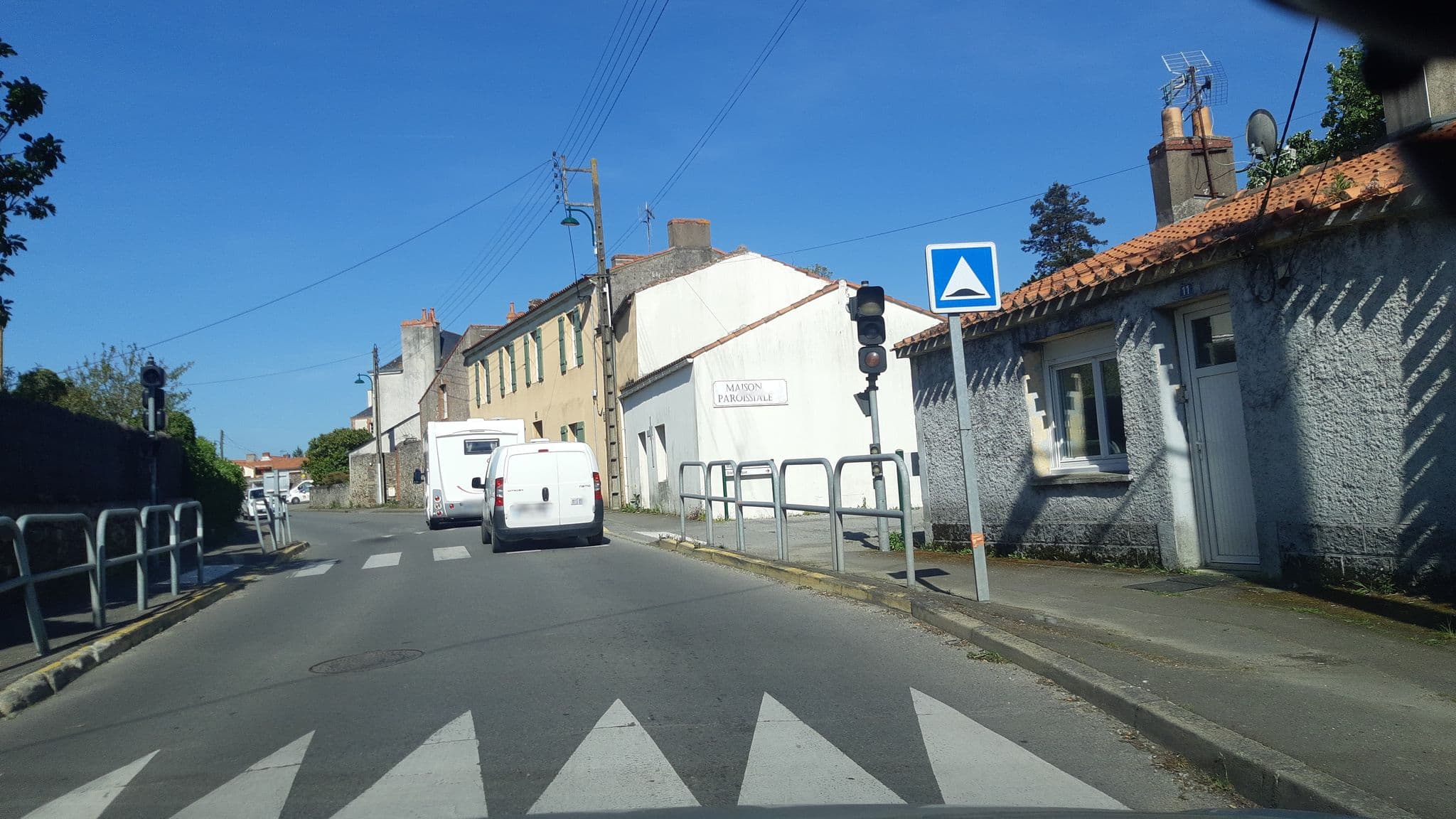 Street view near Le Jardin des Cigognes, Vue — © etrimaille (CC BY-SA · Mapillary)