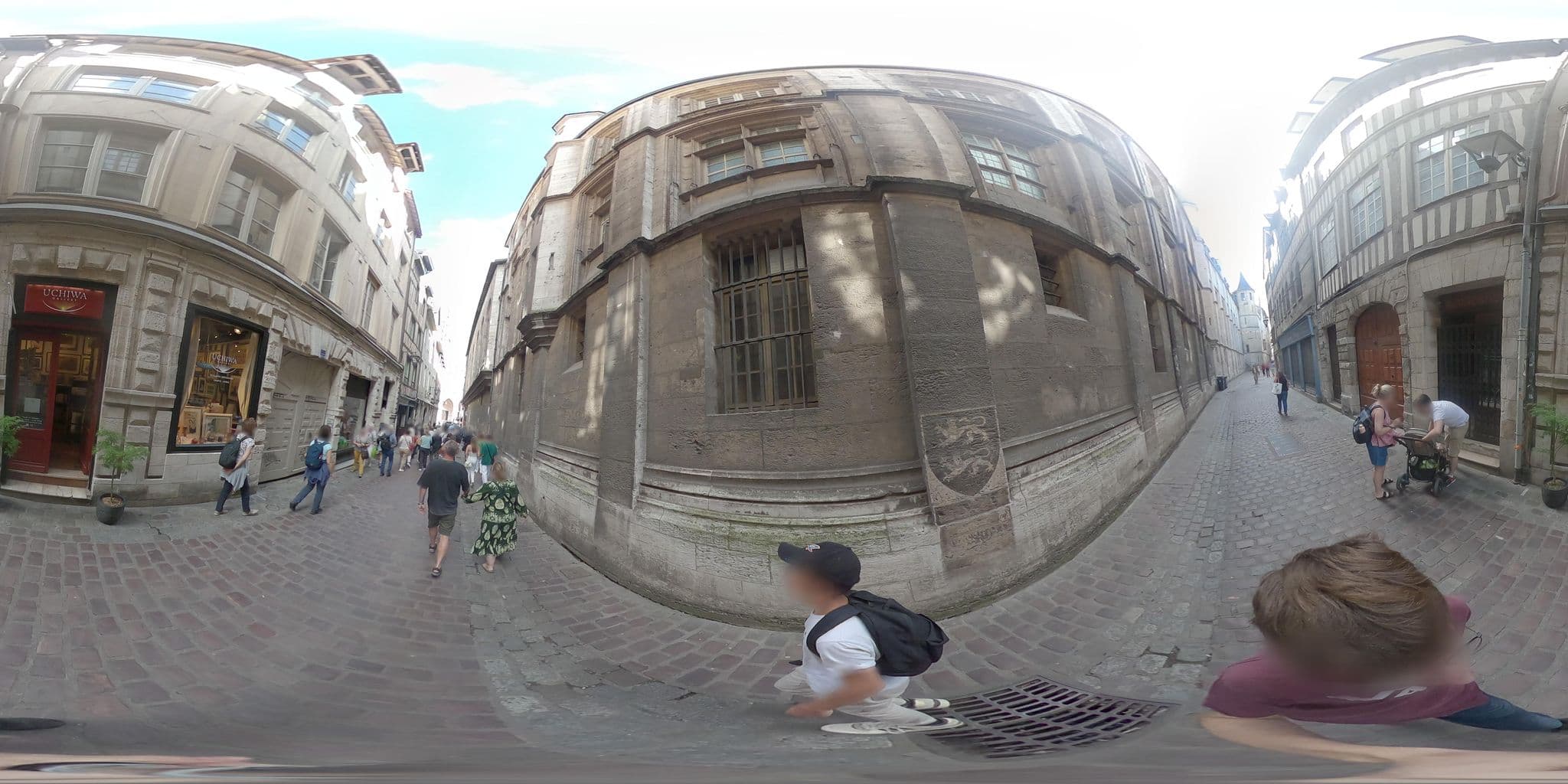Street view near Hôtel de la Cathédrale, Rouen — © RemiSimonnin (CC BY-SA · Mapillary)
