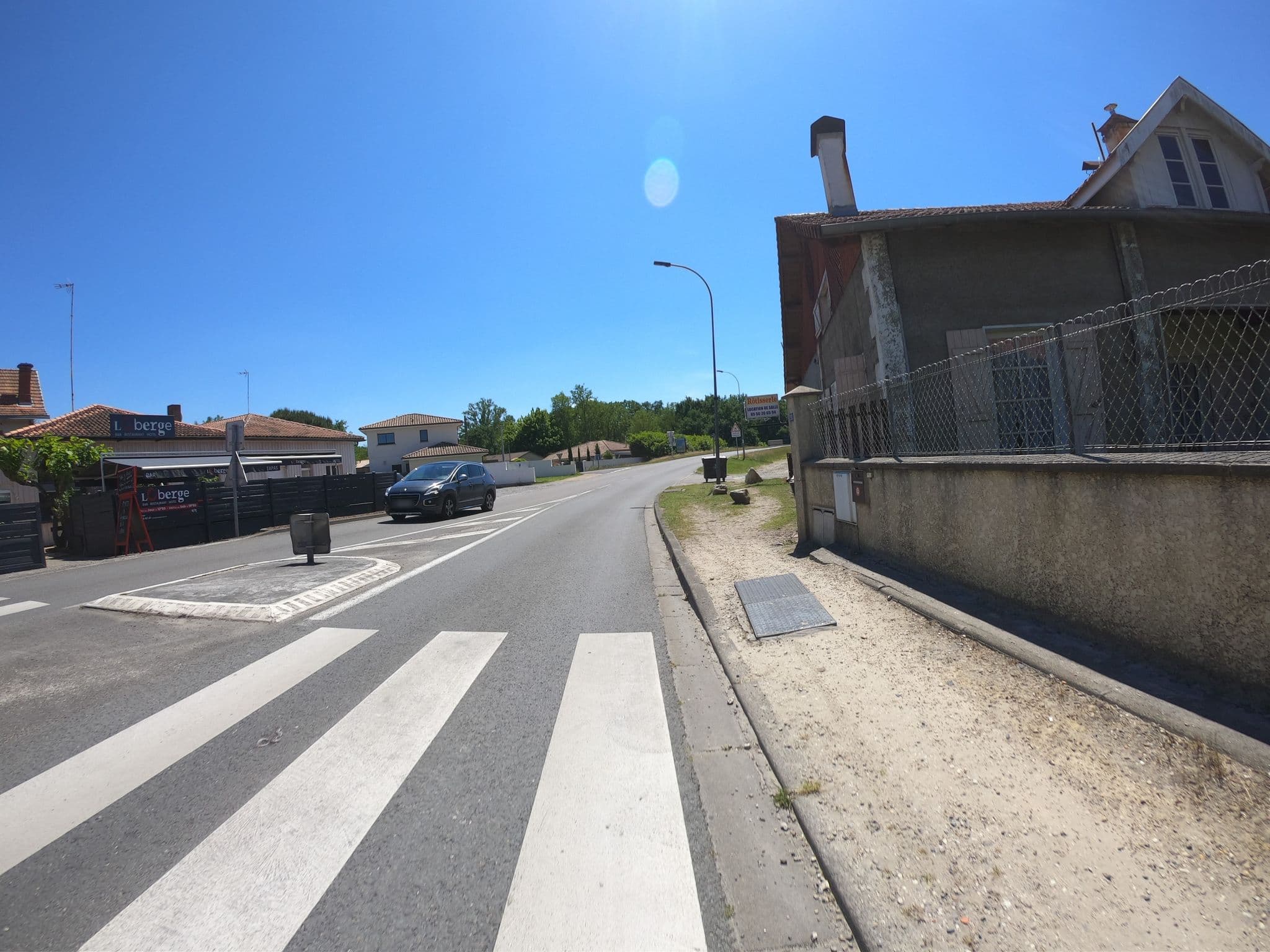 Street view near L'Oberge, Mios — © gitouche (CC BY-SA · Mapillary)