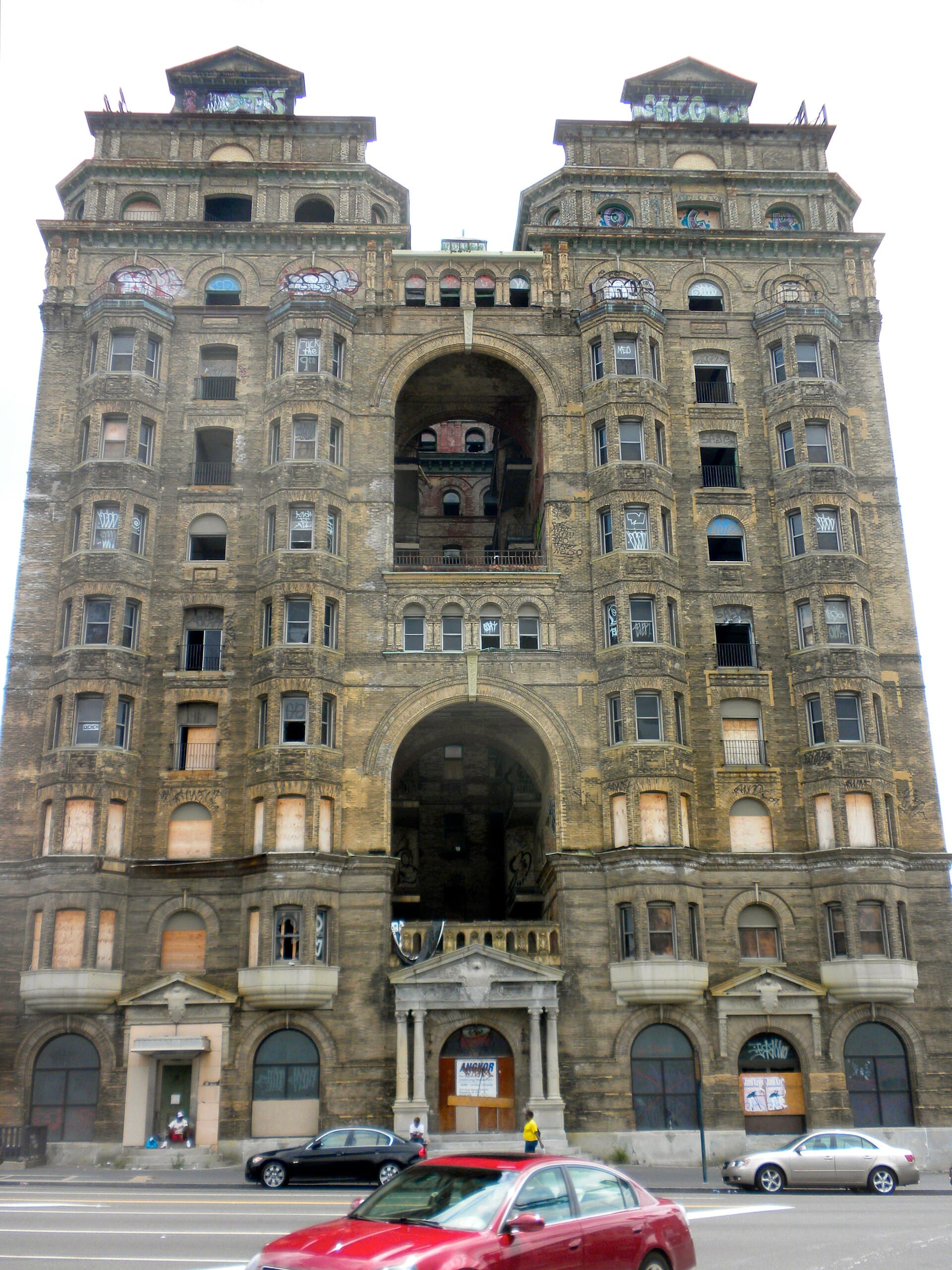 Divine Lorraine Hotel (via Wikimedia Commons, Public domain)