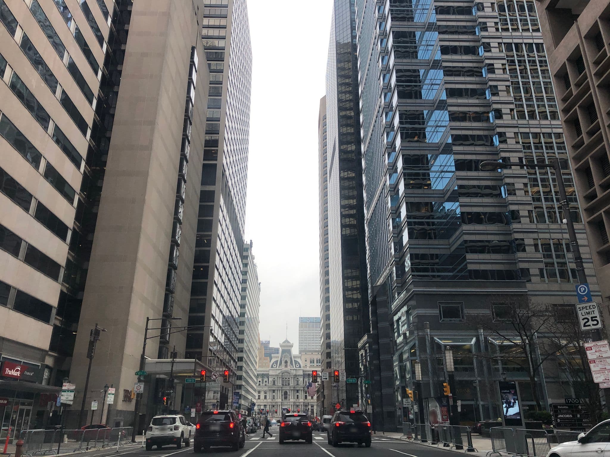 Street view near Crowne Plaza, Philadelphia — © agreen824 (CC BY-SA · Mapillary)