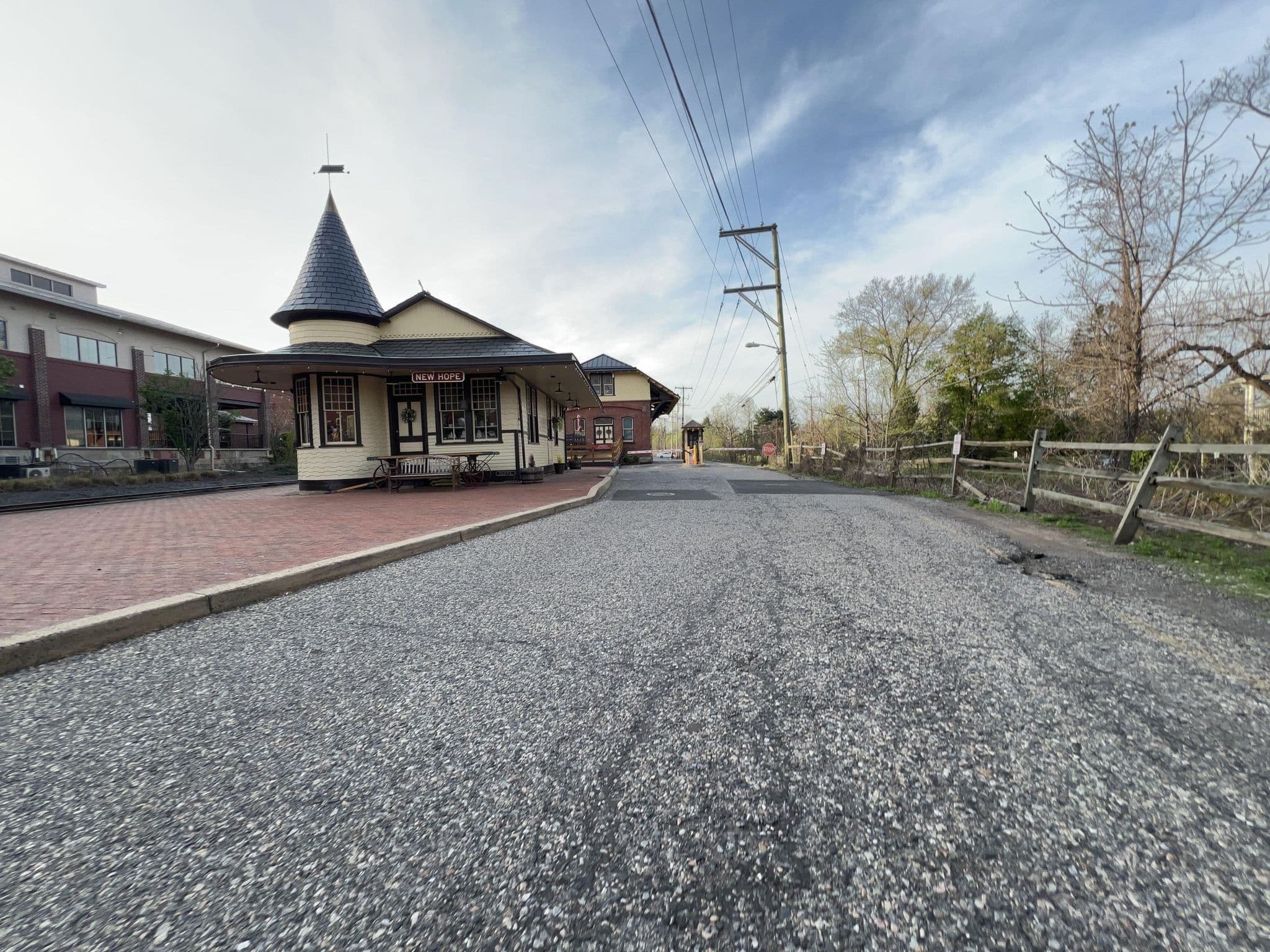 Street view near Porches Bed & Breakfast, Newtown Grant — © LukeHDecker (CC BY-SA · Mapillary)