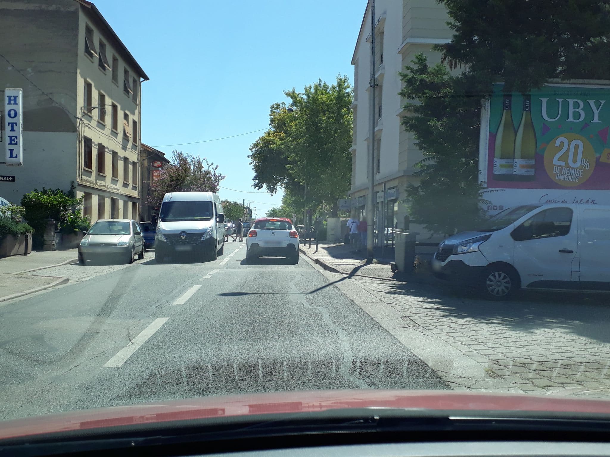 Street view near Hôtel Central, Saint-Priest — © lcarrier (CC BY-SA · Mapillary)
