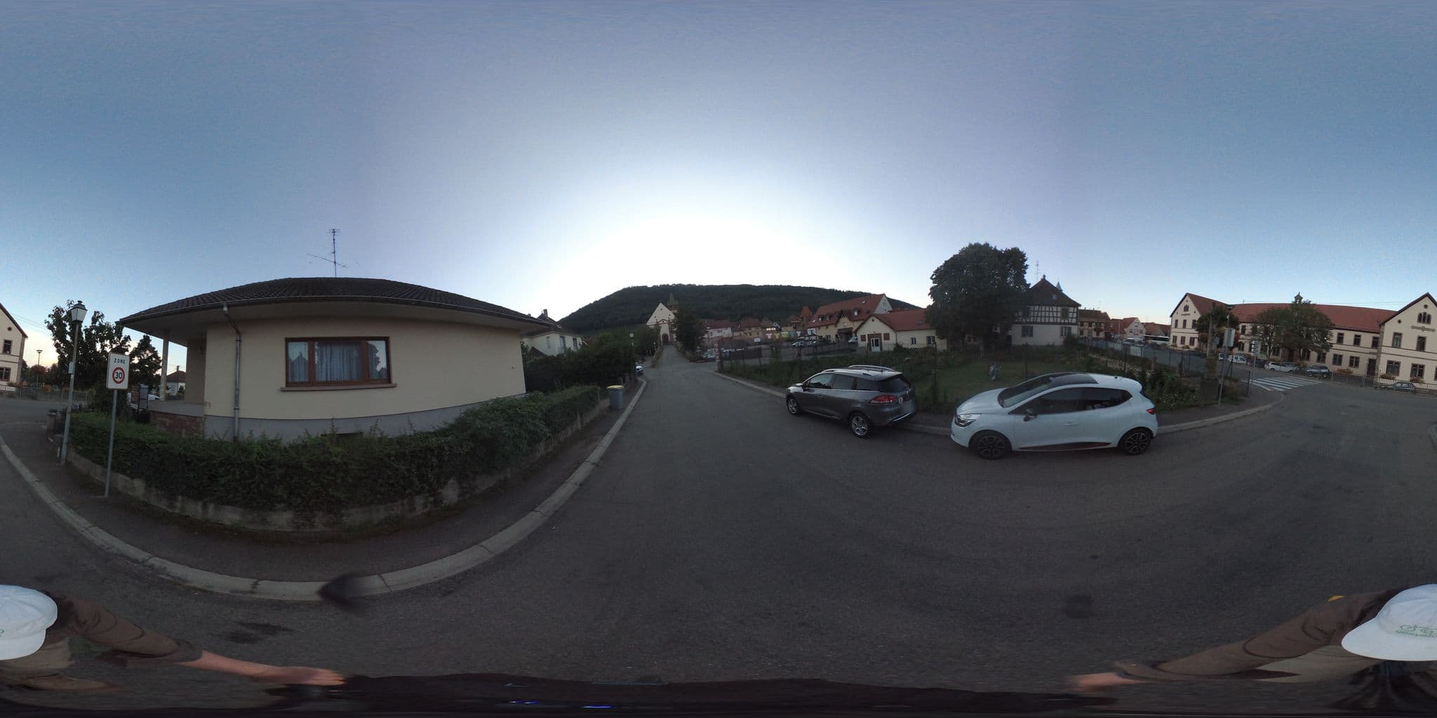 Street view near Dontenville, Châtenois — © geovelo (CC BY-SA · Mapillary)