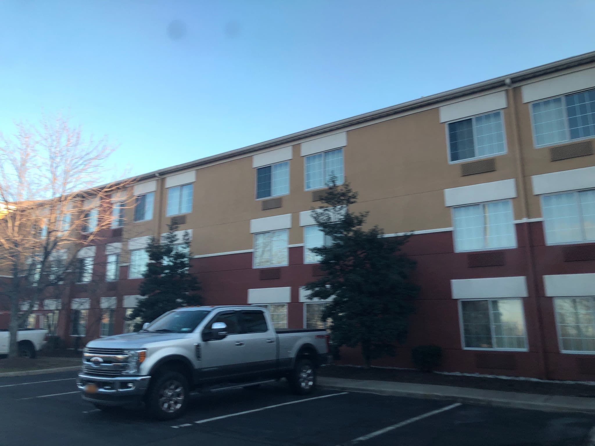 Street view near Shower Time, Fords — © nykera96 (CC BY-SA · Mapillary)