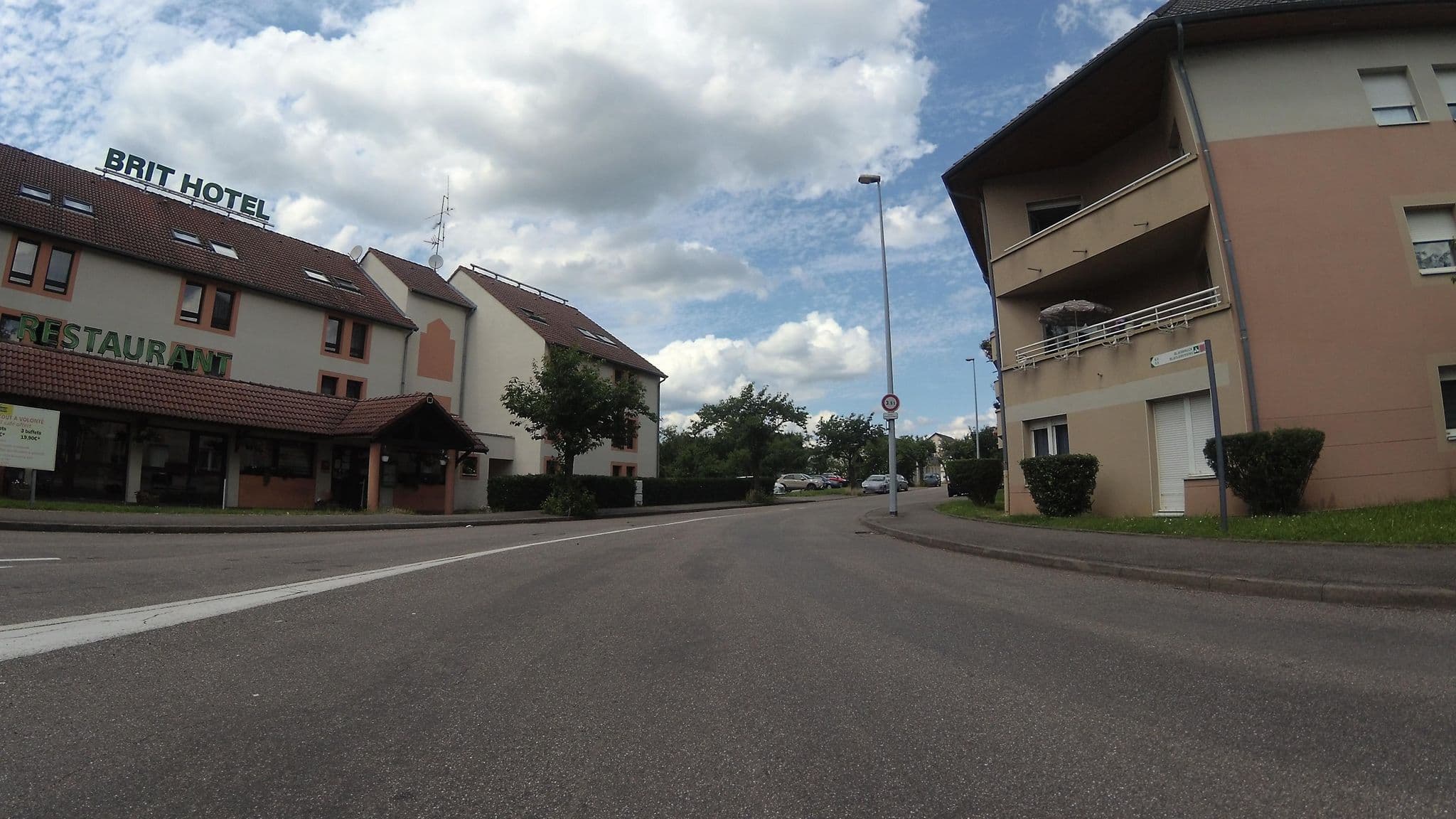 Street view near Brit Hotel, Sarreguemines — © teddy73 (CC BY-SA · Mapillary)