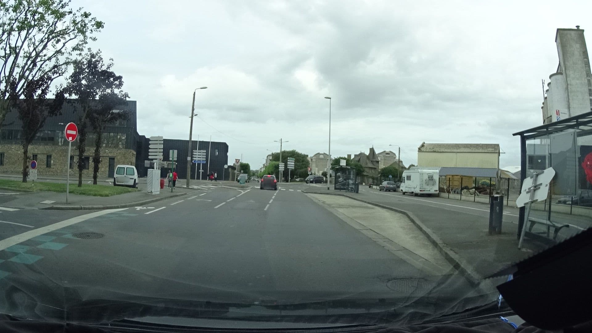 Street view near Hôtel Otonali, Saint-Malo — © ljbouere (CC BY-SA · Mapillary)
