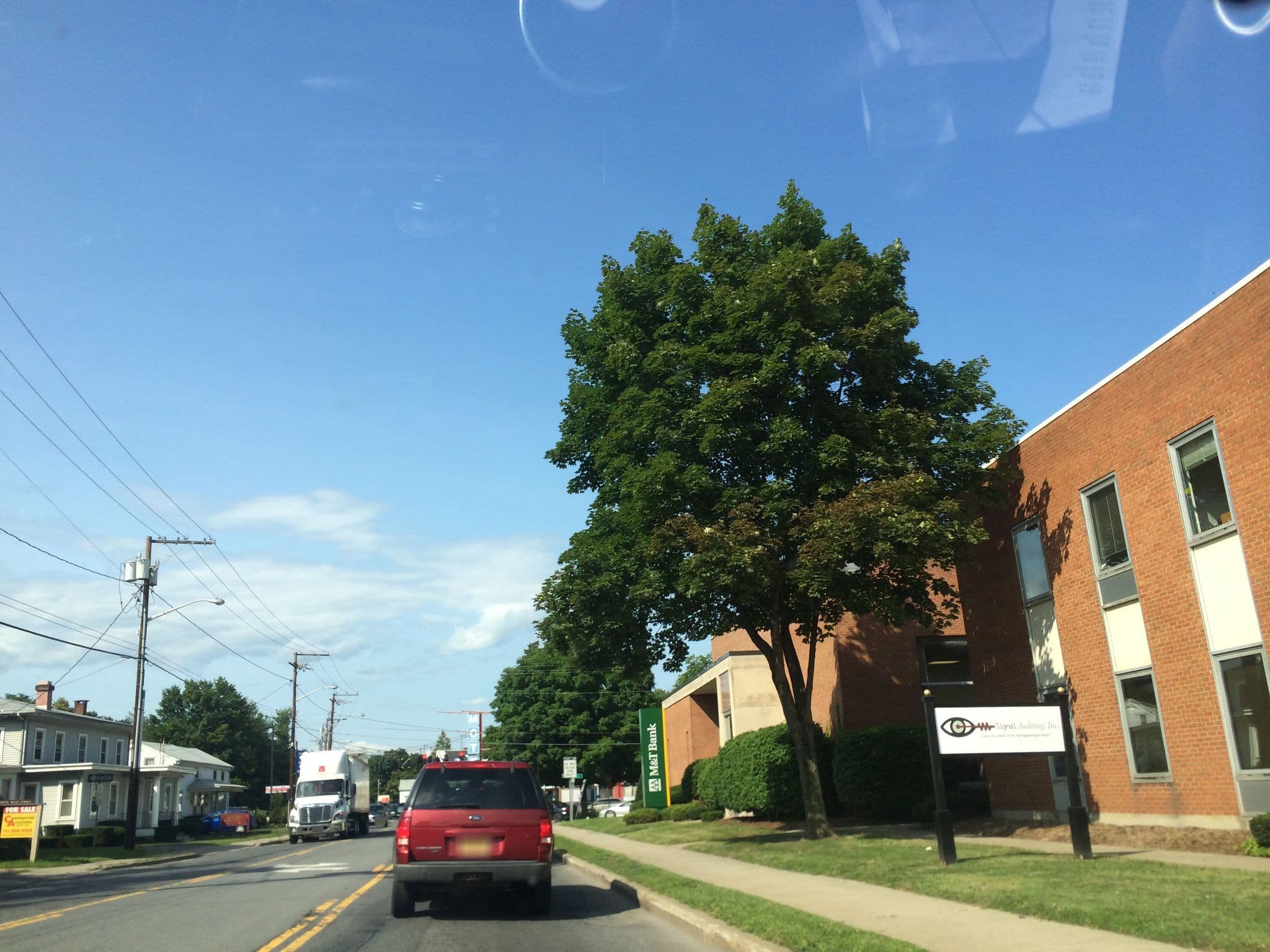 Street view near Villiage Motel, Ellenville — © anavz (CC BY-SA · Mapillary)