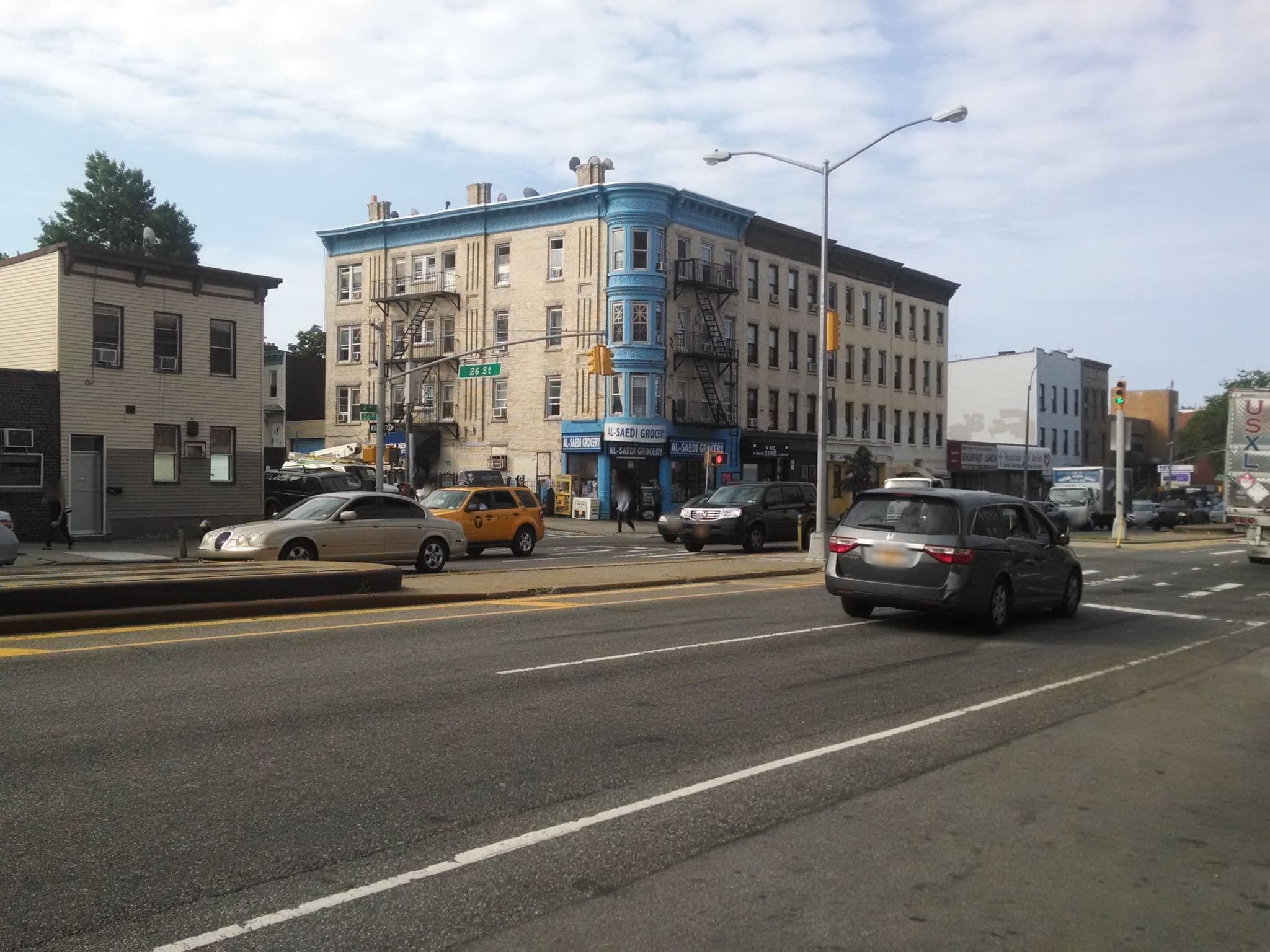 Street view near Best Western Premier Collection, Brooklyn Way Hotel, Park Slope — © rickerg (CC BY-SA · Mapillary)
