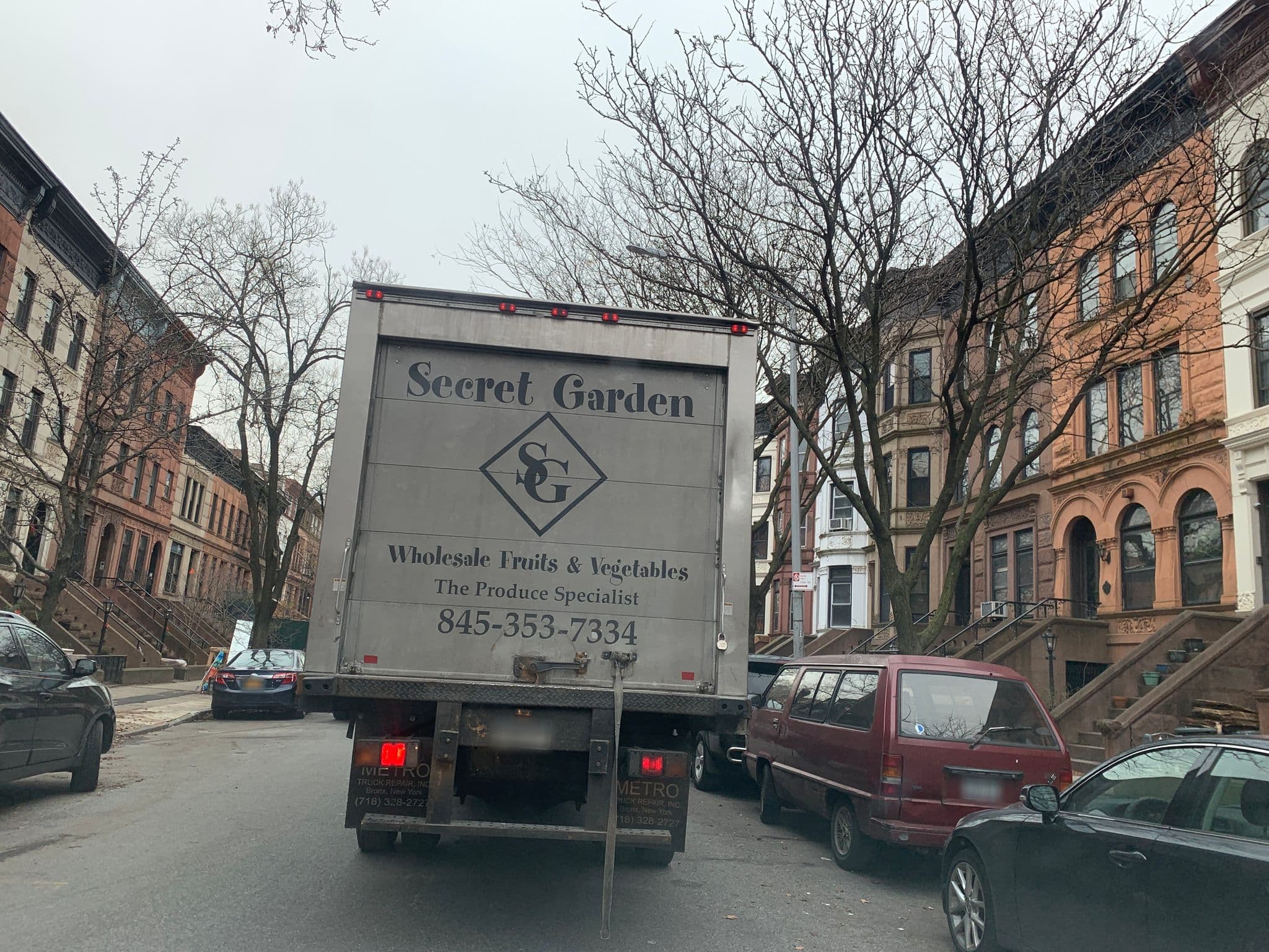 Street view near Sofia Inn, Park Slope — © mballew109 (CC BY-SA · Mapillary)