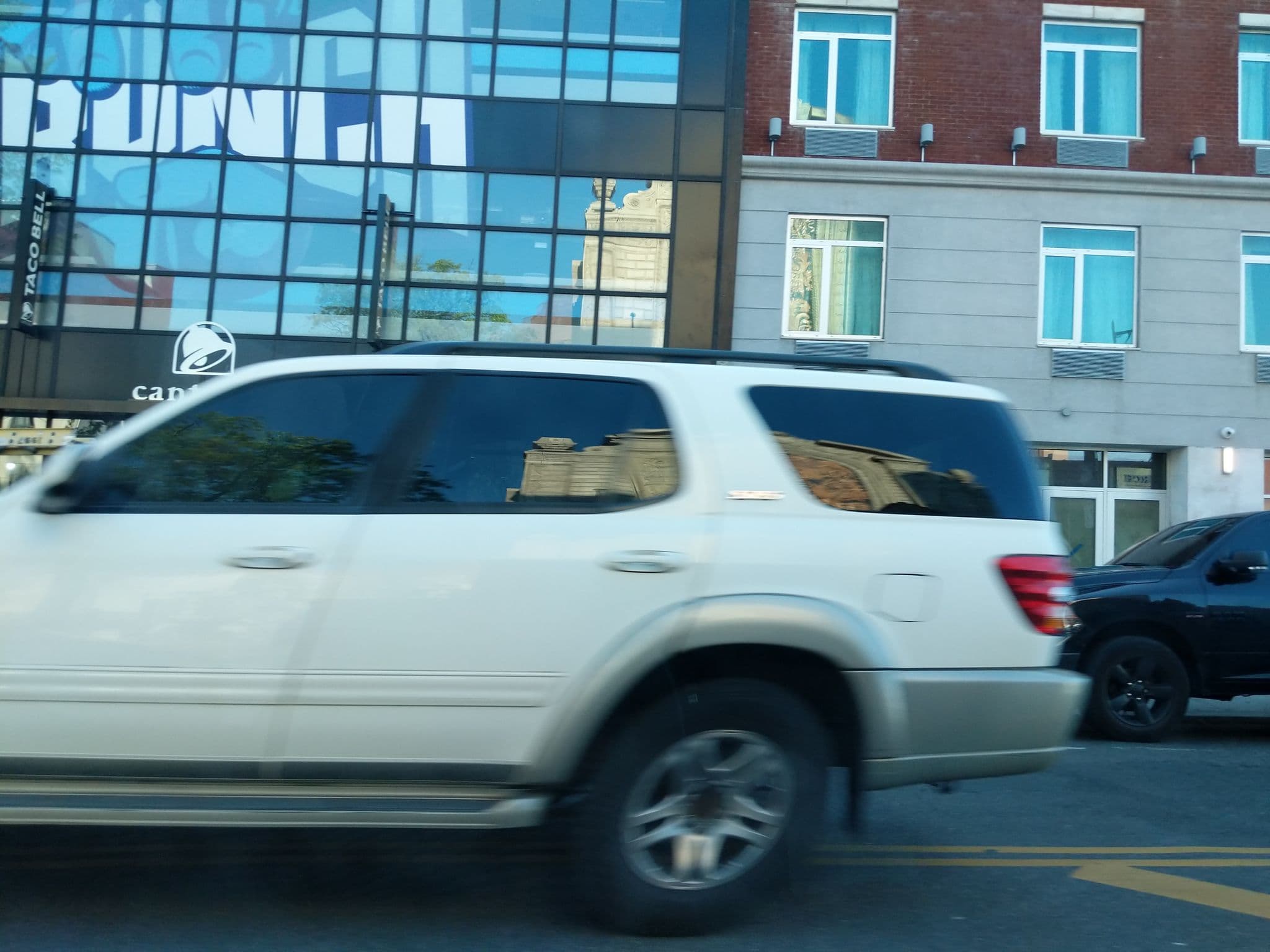 Street view near Brooklyn Vybe Hotel, Ascend Hotel Collection, Flatbush — © wendyju (CC BY-SA · Mapillary)