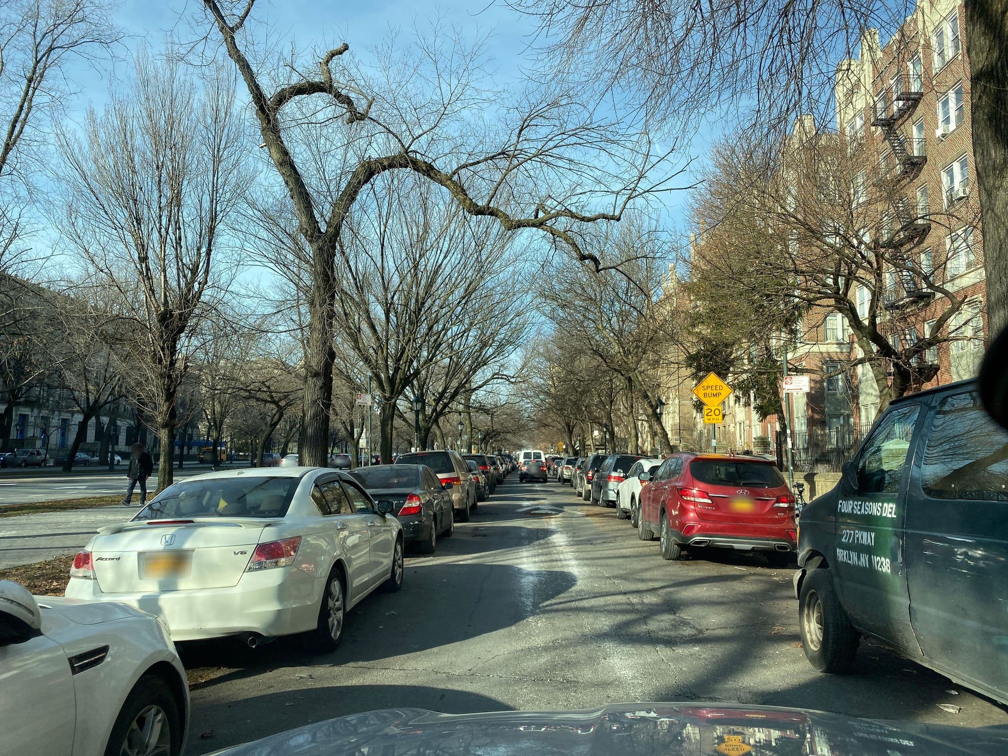 Street view near Vagabond Motel, Flatbush — © smartmaper (CC BY-SA · Mapillary)