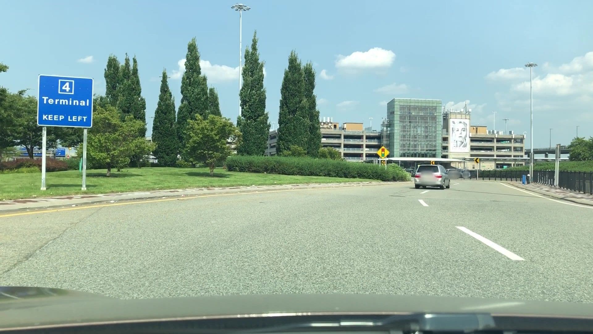Street view near Los Corales, Springfield Gardens — © lvl5 (CC BY-SA · Mapillary)