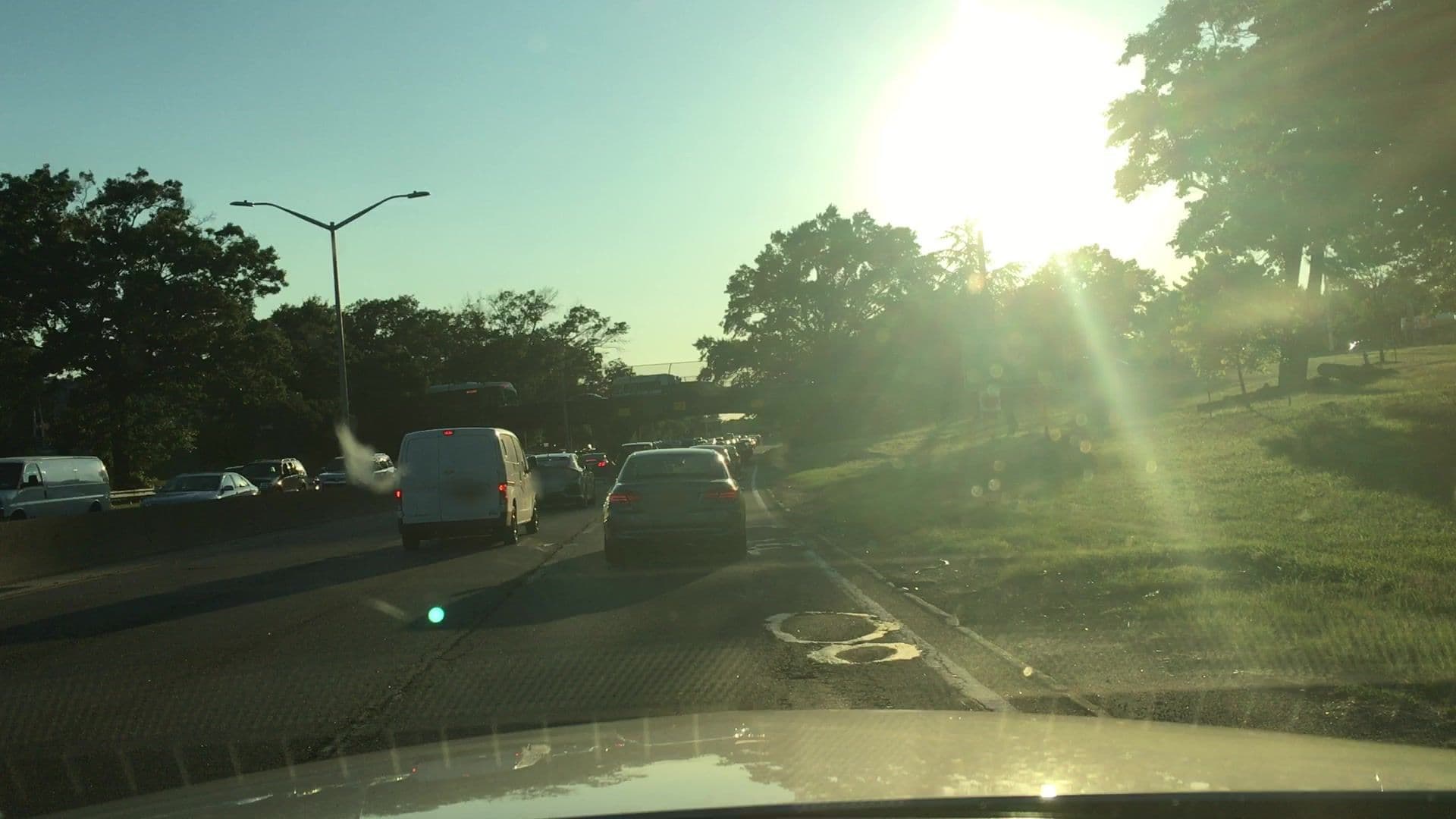 Street view near The Moon!, Springfield Gardens — © lvl5 (CC BY-SA · Mapillary)