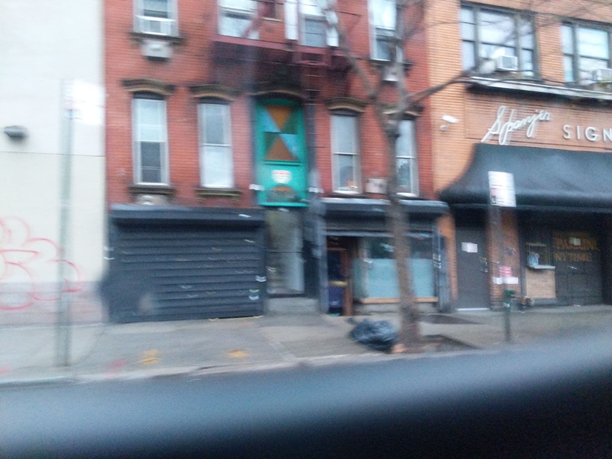 Street view near standard  south garden, East Village — © smeginald (CC BY-SA · Mapillary)