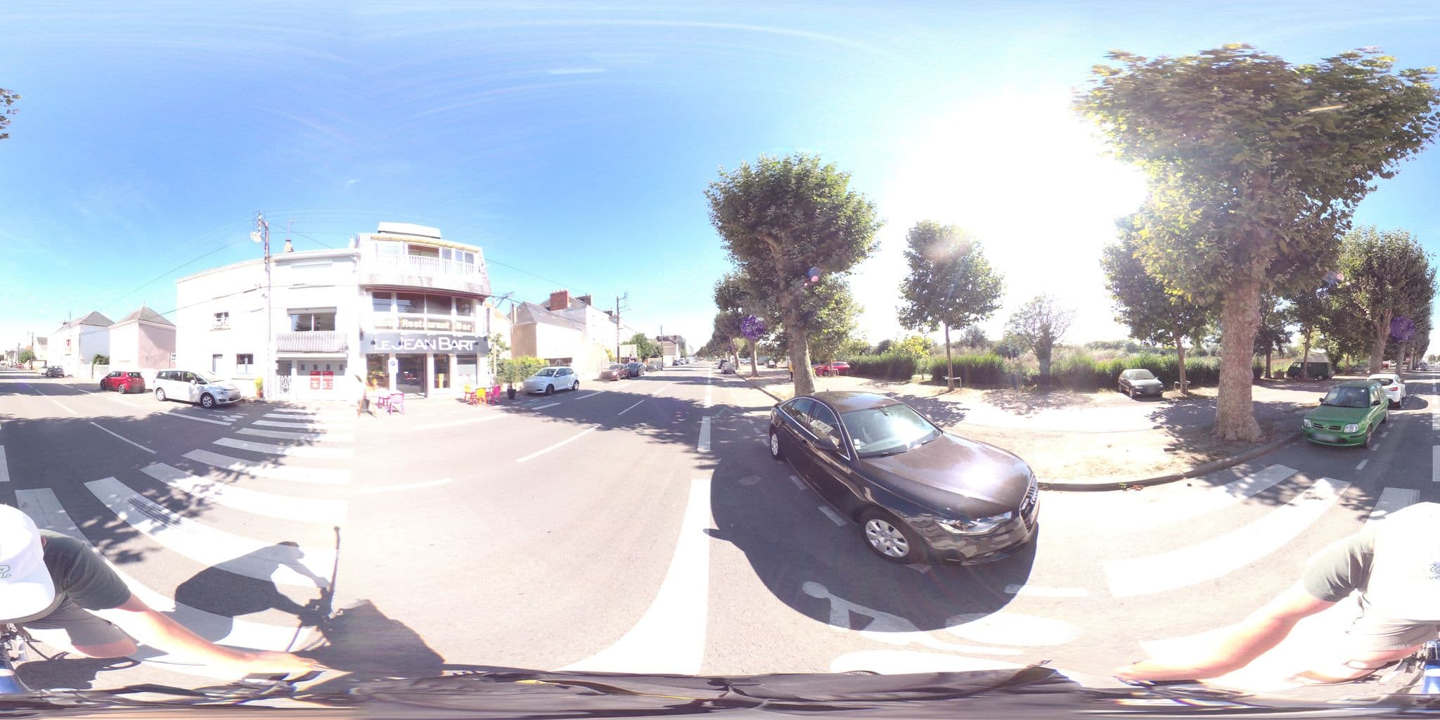 Street view near Auberge du quai, Indre — © geovelo (CC BY-SA · Mapillary)