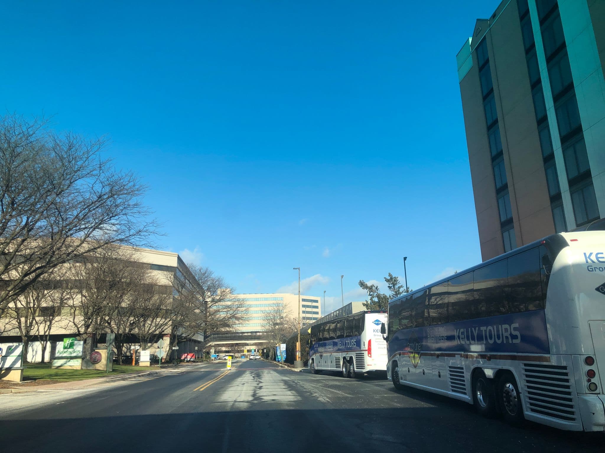 Street view near Amerisuites, Secaucus — © edlittman (CC BY-SA · Mapillary)