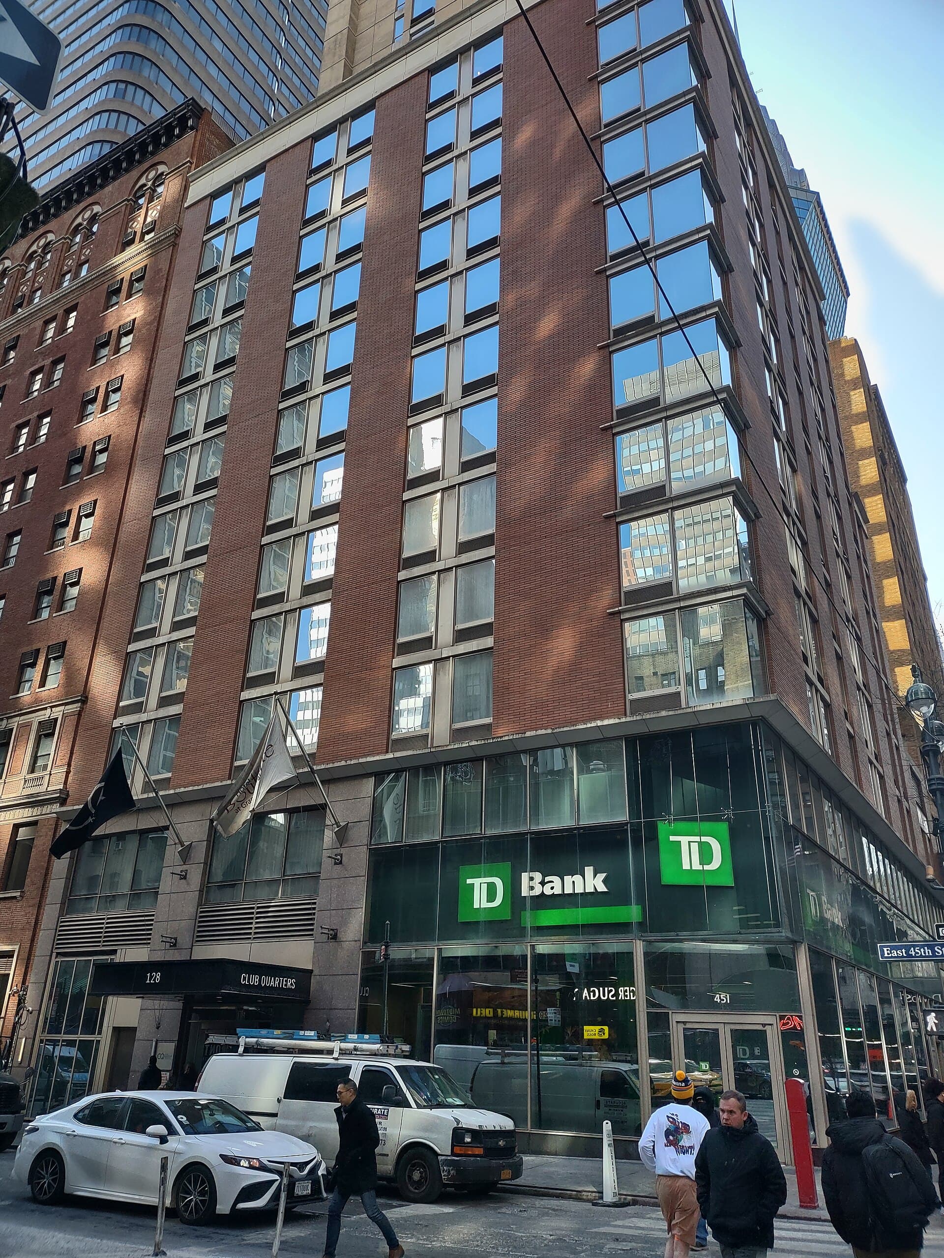 Club Quarters Hotel, Grand Central (via Wikimedia Commons, CC BY-SA 4.0)