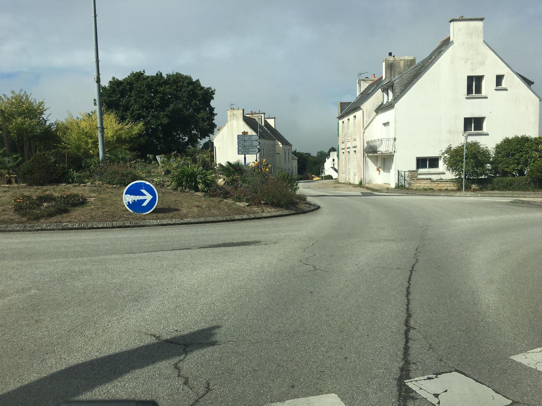 Street view near Gîte communal de Beuzec-Cap-Sizun, Beuzec-Cap-Sizun — © raymond (CC BY-SA · Mapillary)