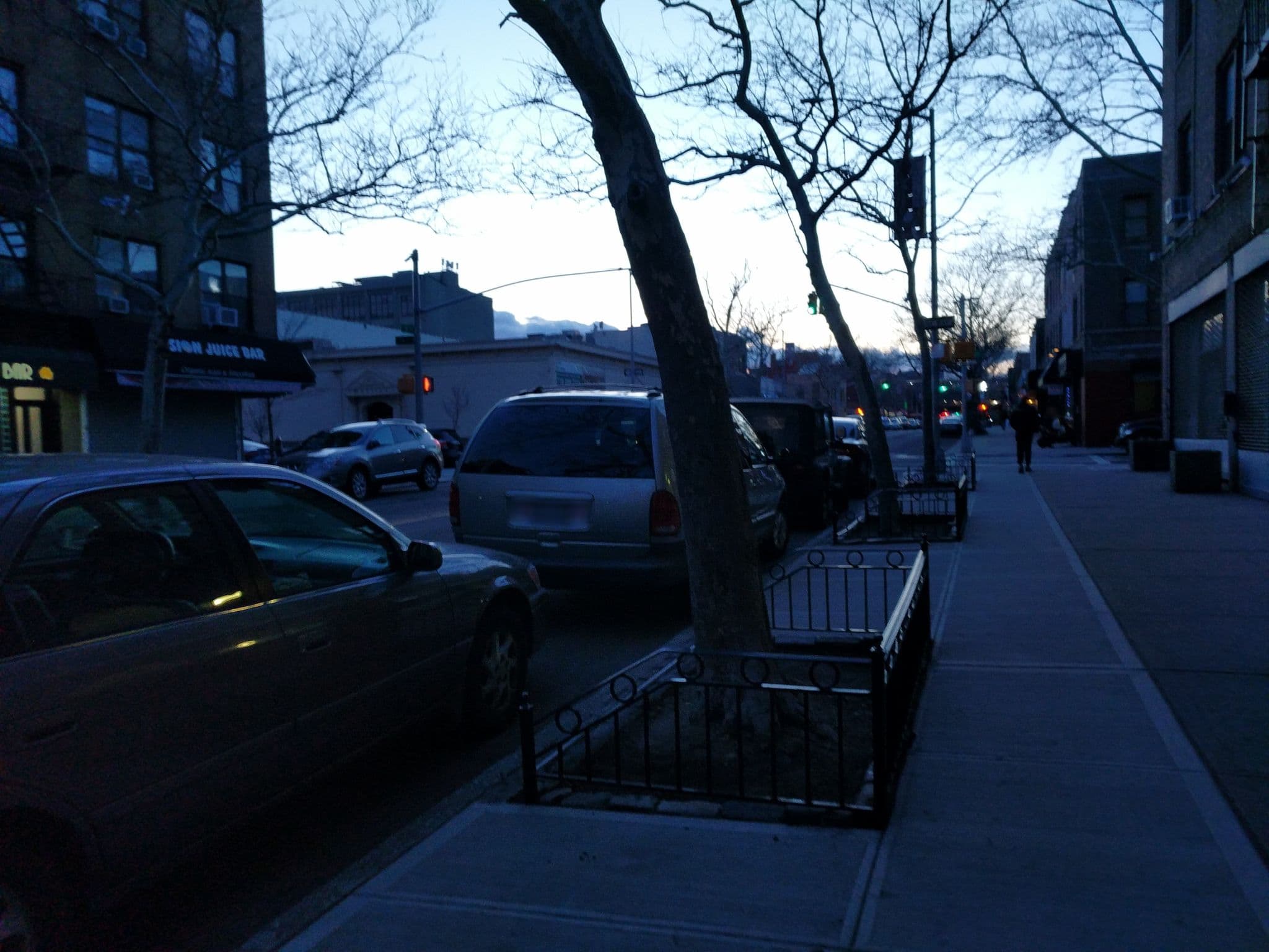 Street view near Global Housing Services Corporation, Astoria — © daalso (CC BY-SA · Mapillary)