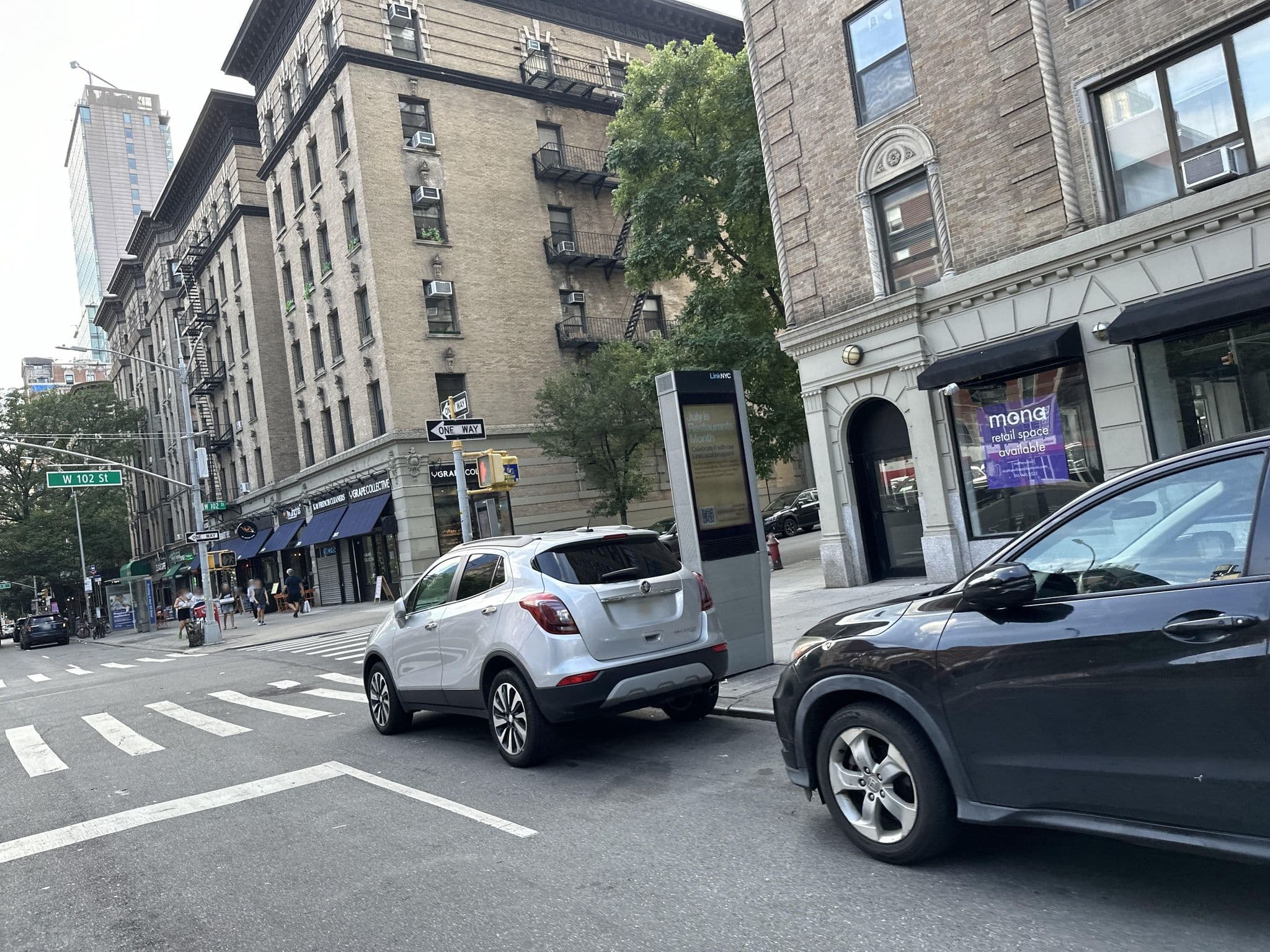 Street view near Belair, Manhattan Valley — © RobinZyx (CC BY-SA · Mapillary)