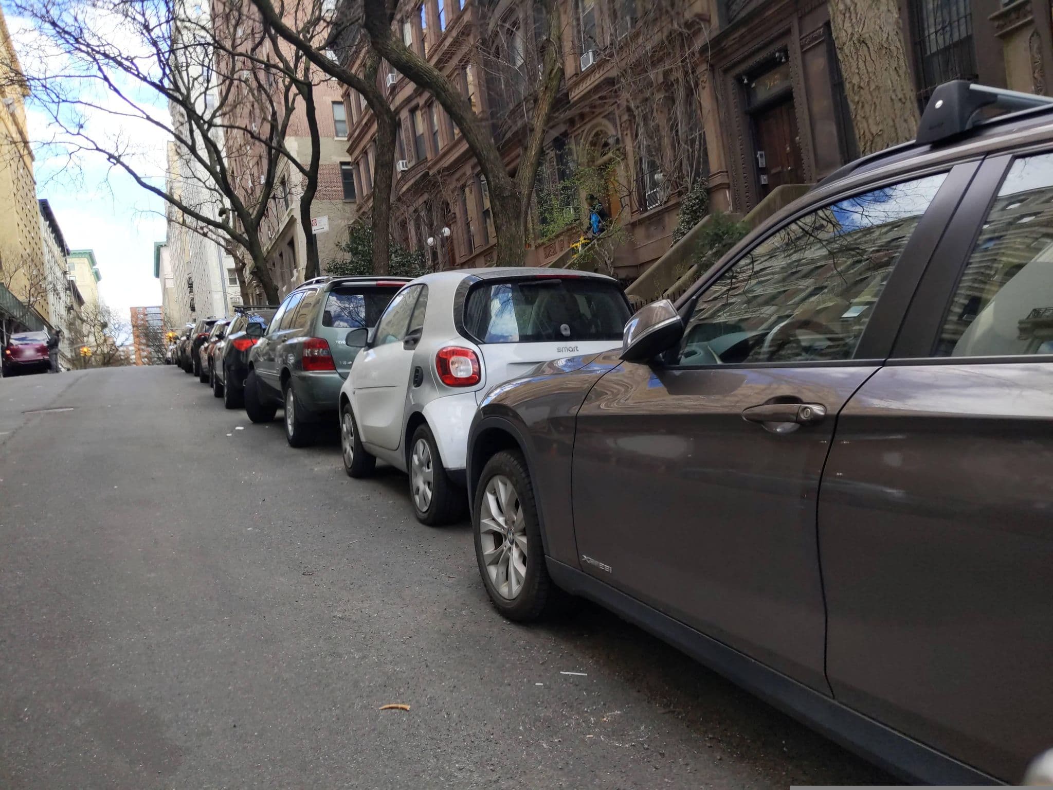 Street view near Zentopia, Manhattan Valley — © iragersh1 (CC BY-SA · Mapillary)