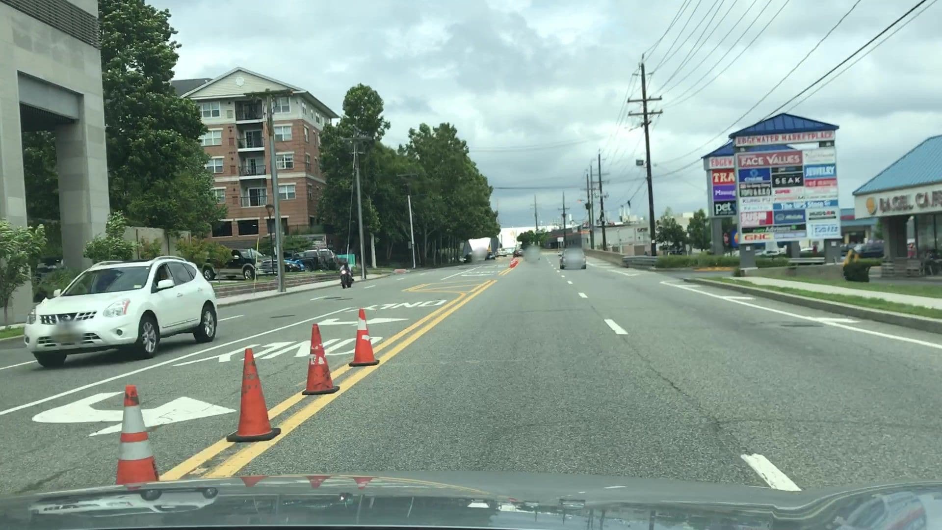 Street view near SoJo Spa Club, Cliffside Park — © lvl5 (CC BY-SA · Mapillary)