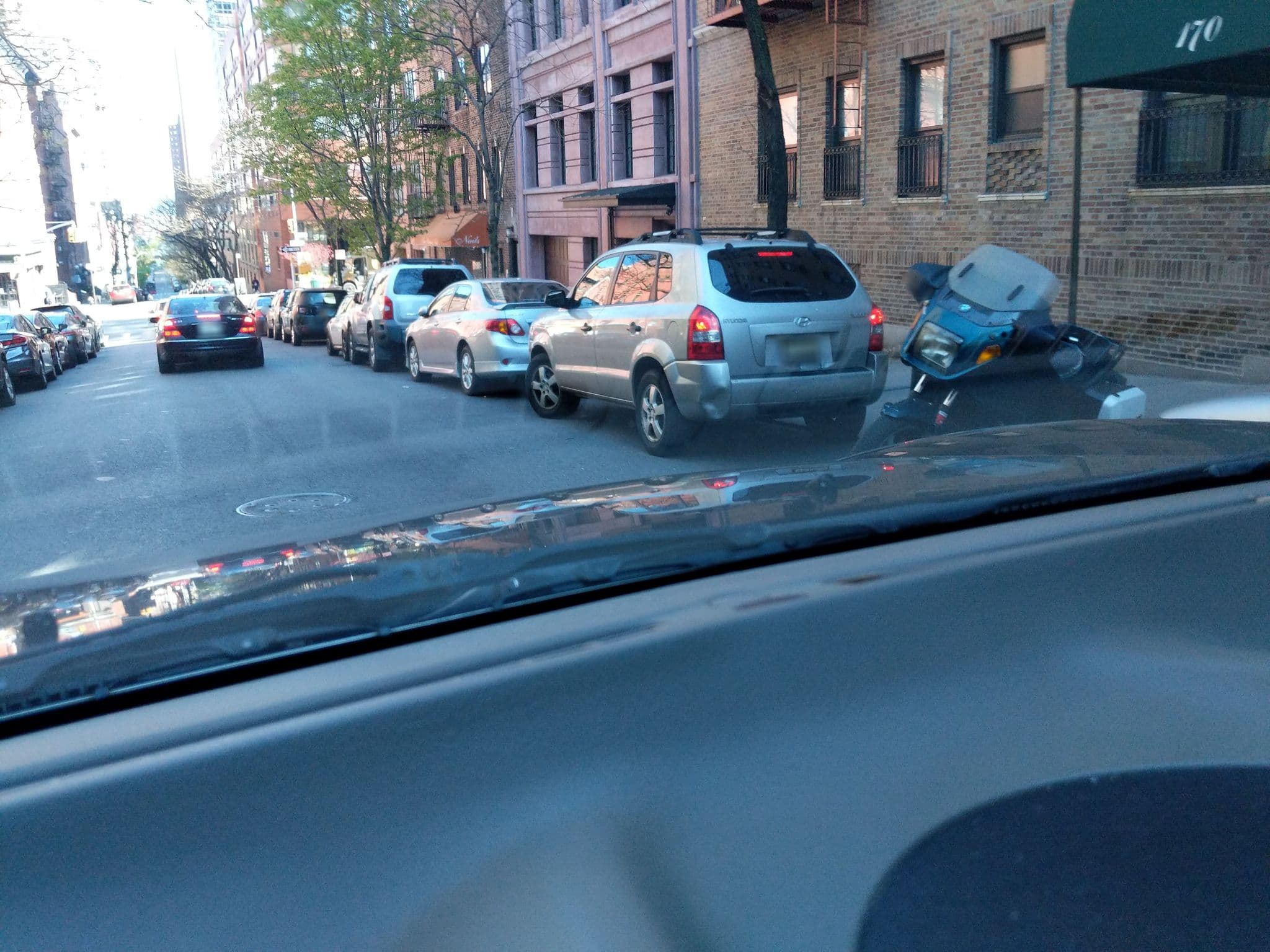 Street view near Tone on Lex, Manhattan — © farlab2 (CC BY-SA · Mapillary)