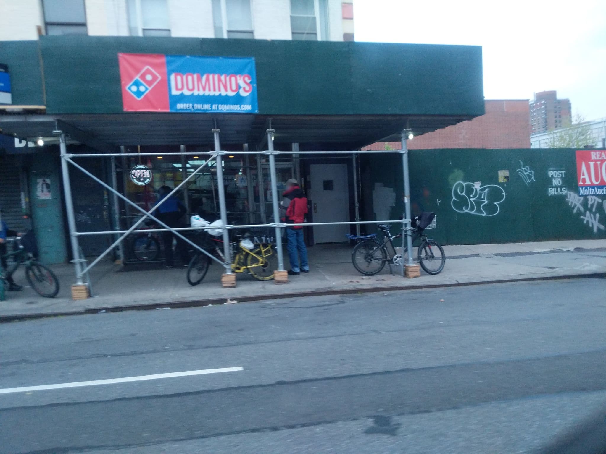Street view near Cafe 202 Hostel, East Harlem — © smeginald (CC BY-SA · Mapillary)