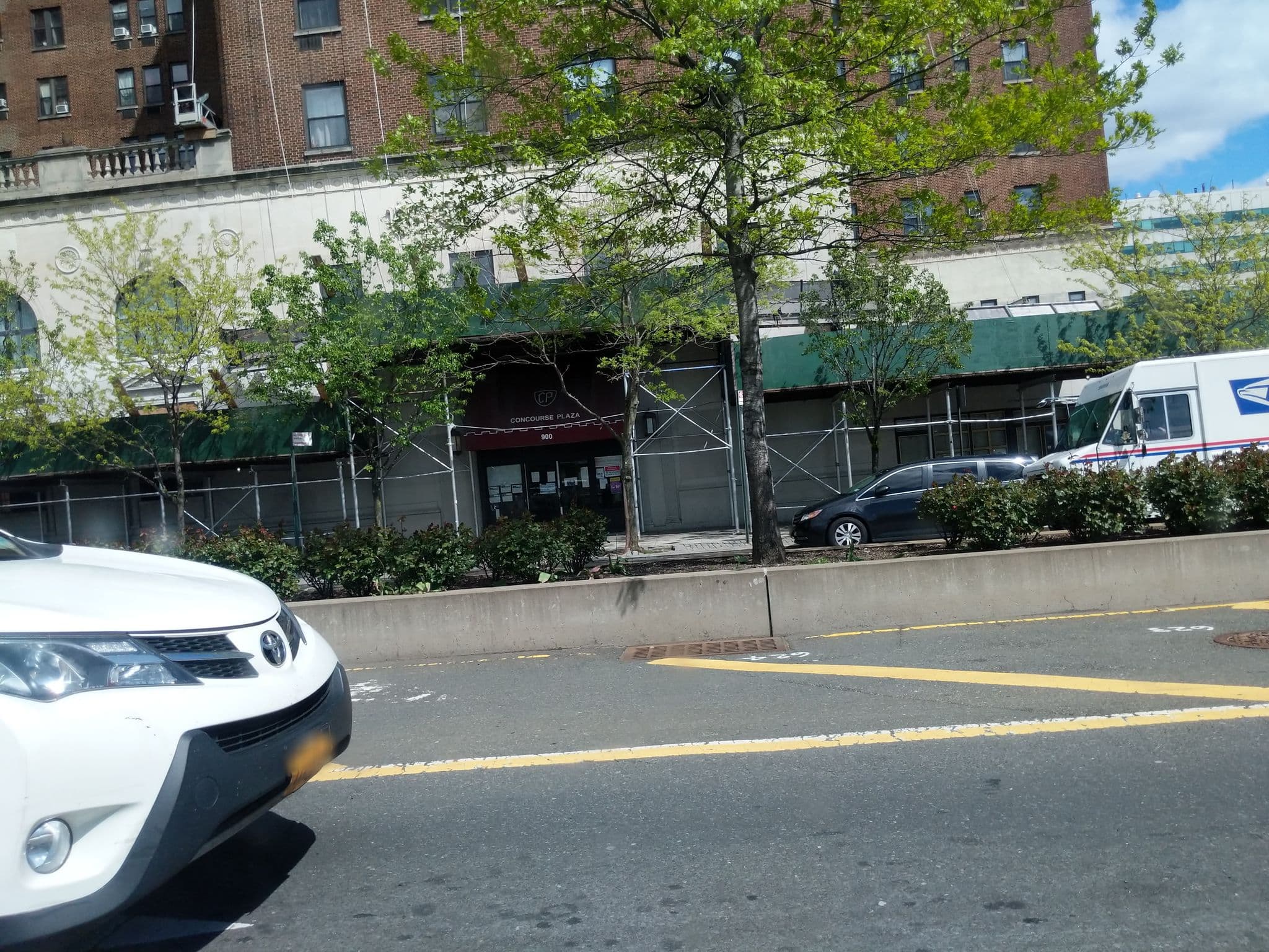Street view near Concourse Plaza Hotel, Morrisania — © smeginald (CC BY-SA · Mapillary)