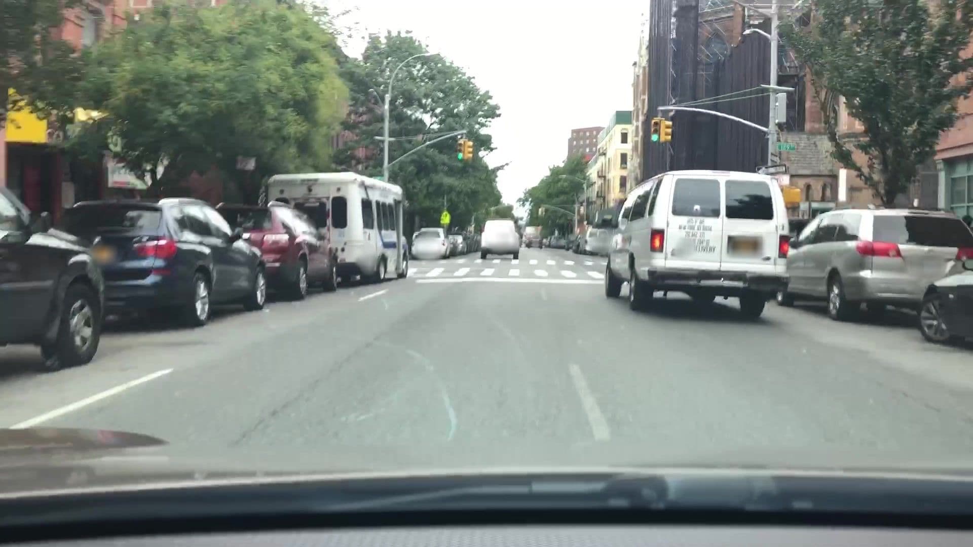 Street view near New York Hostel 99, Harlem — © lvl5 (CC BY-SA · Mapillary)