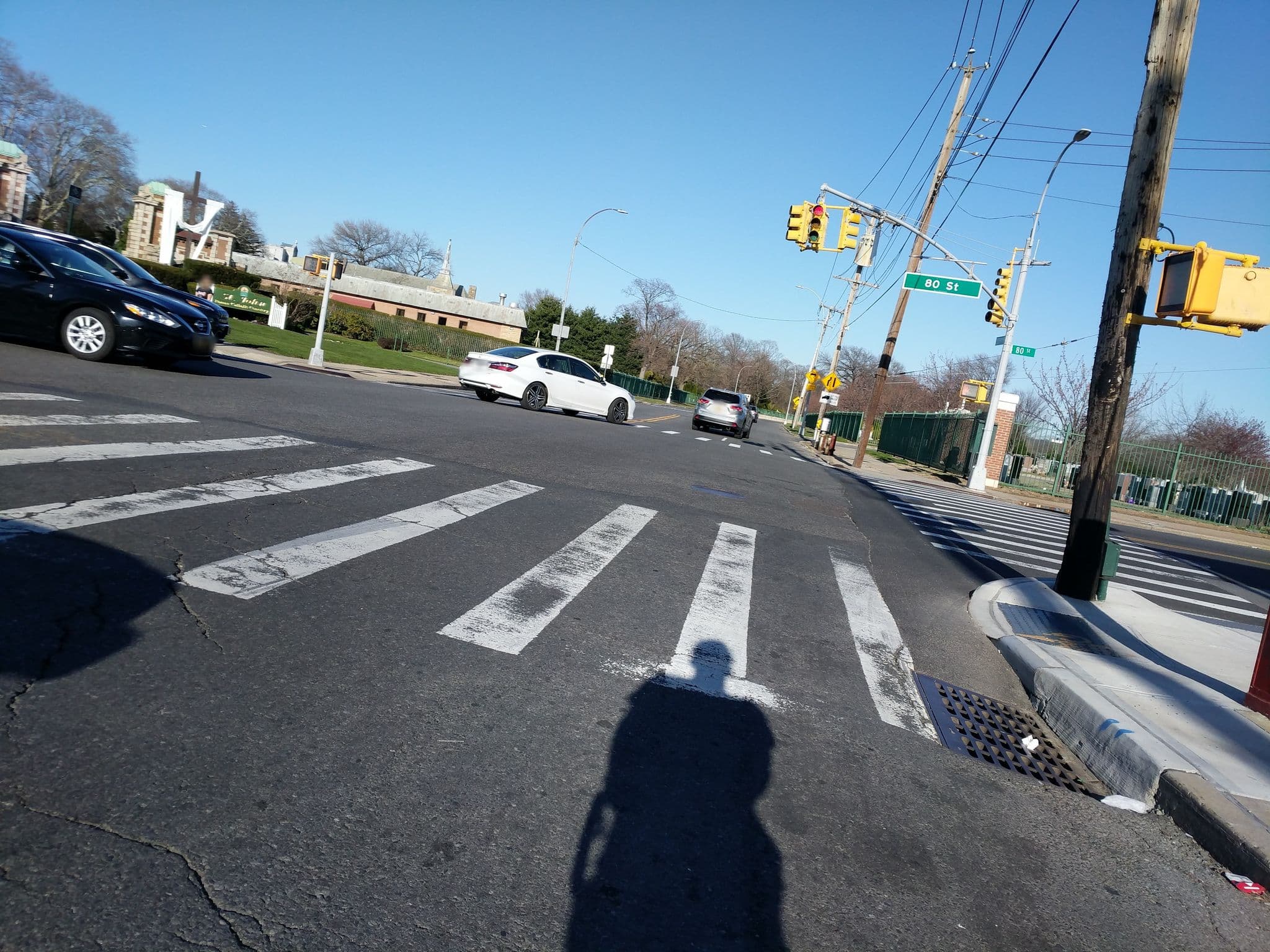 Street view near Outfield Inn, Middle Village — © daalso (CC BY-SA · Mapillary)