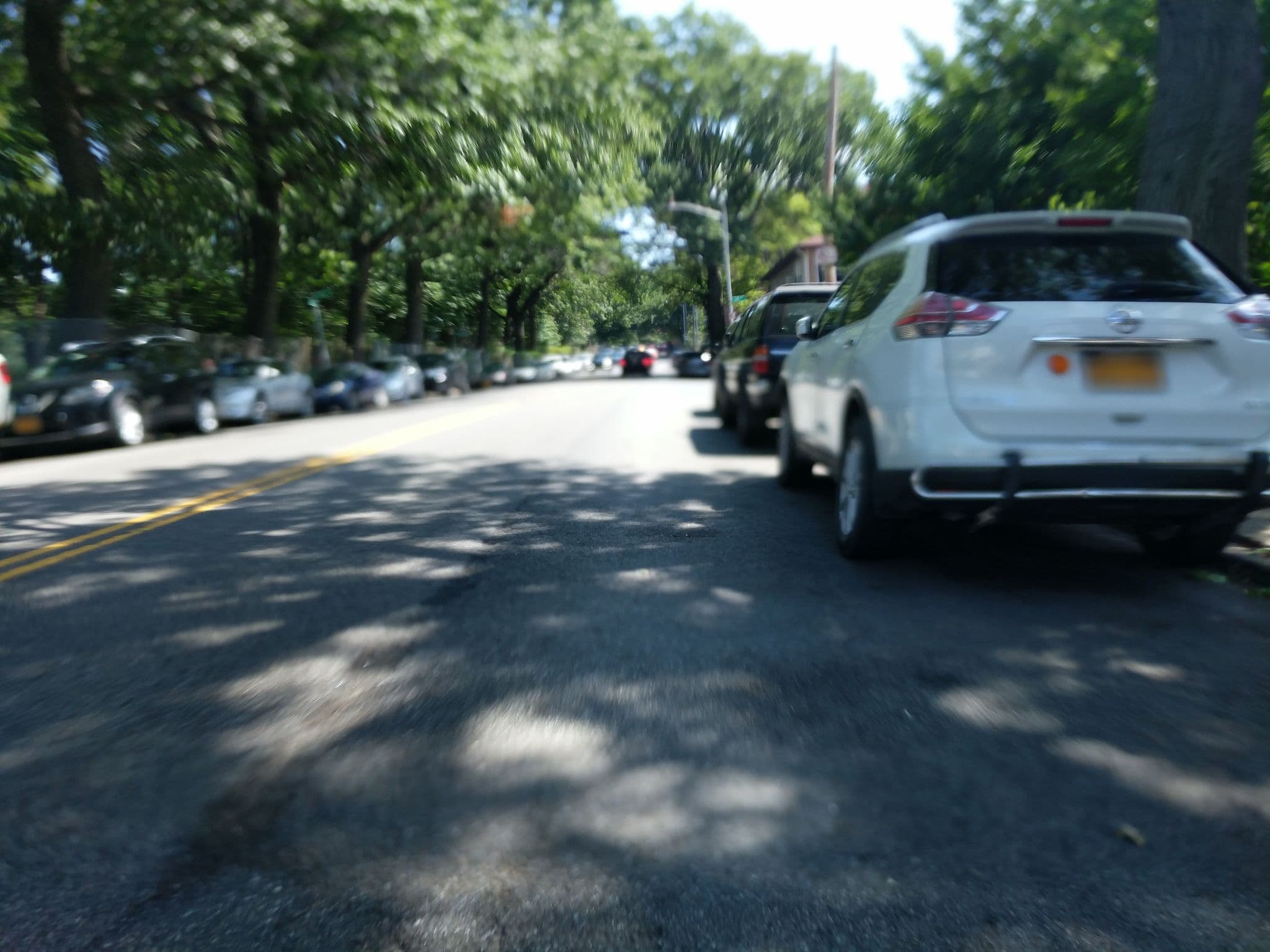Street view near Holiday Inn LaGuardia Airport, East Elmhurst — © daalso (CC BY-SA · Mapillary)