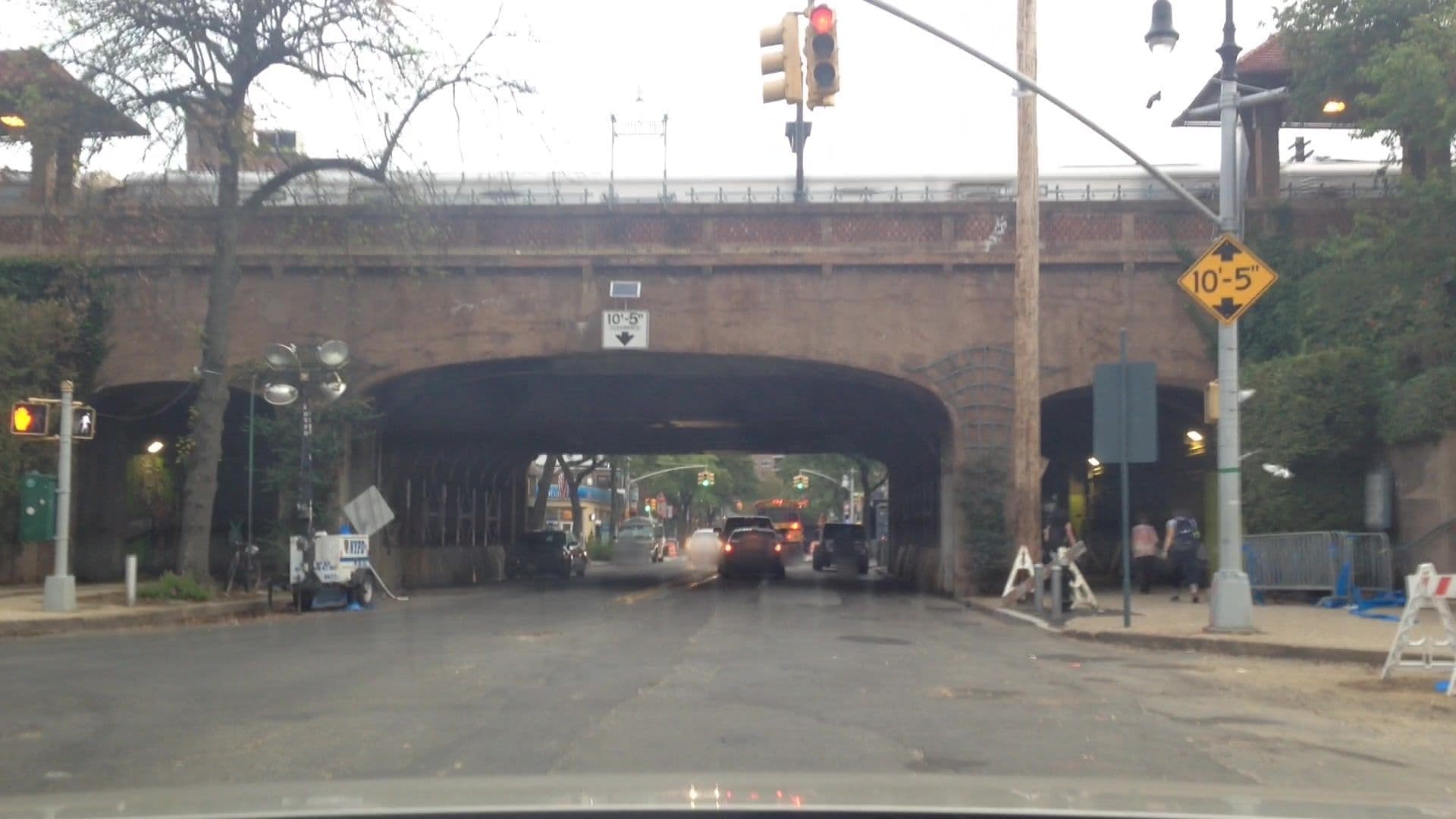Street view near The Forest Hills Inn, Forest Hills — © lvl5 (CC BY-SA · Mapillary)