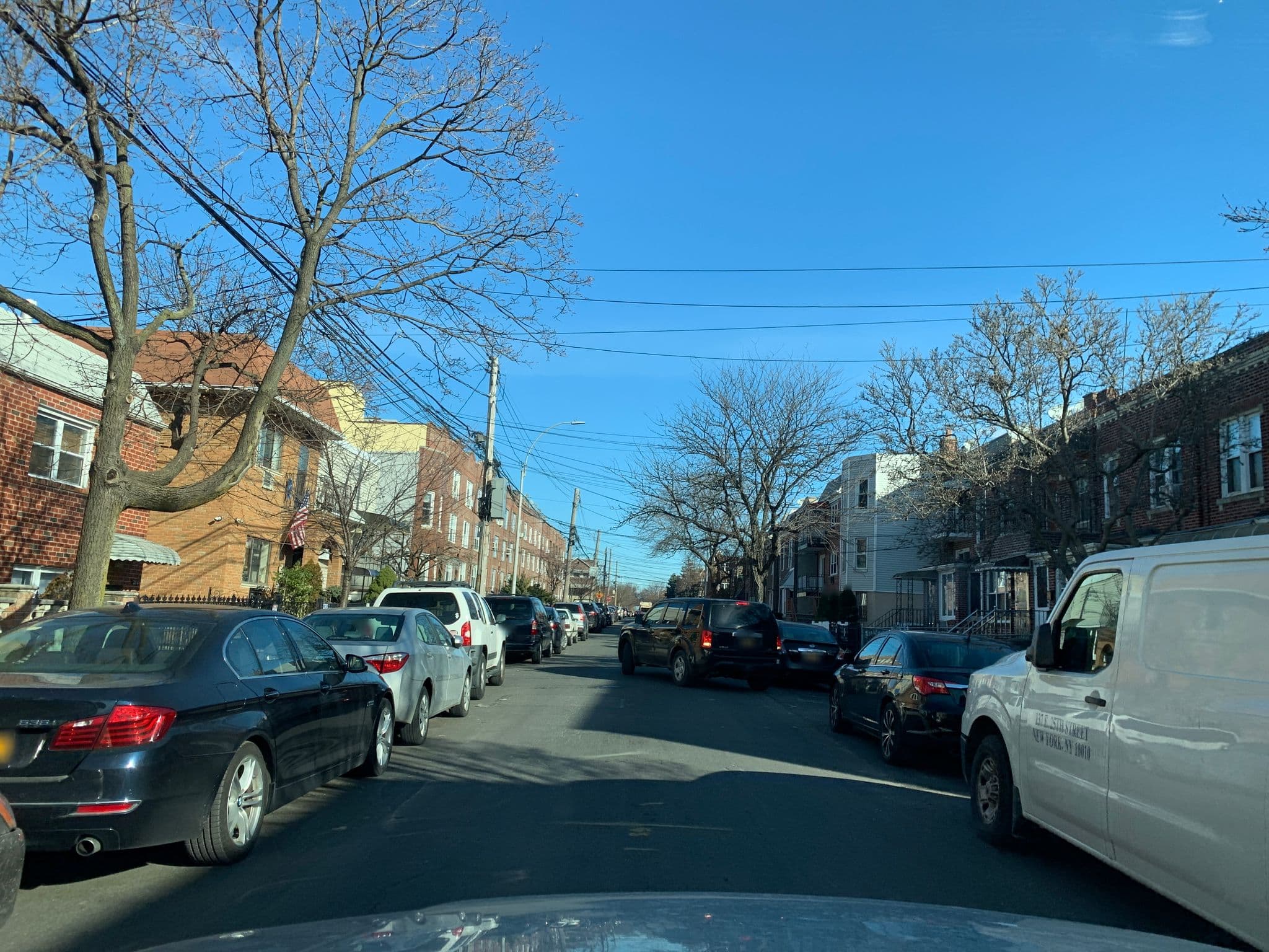 Street view near Linda's B&B, Steinway — © mballew109 (CC BY-SA · Mapillary)