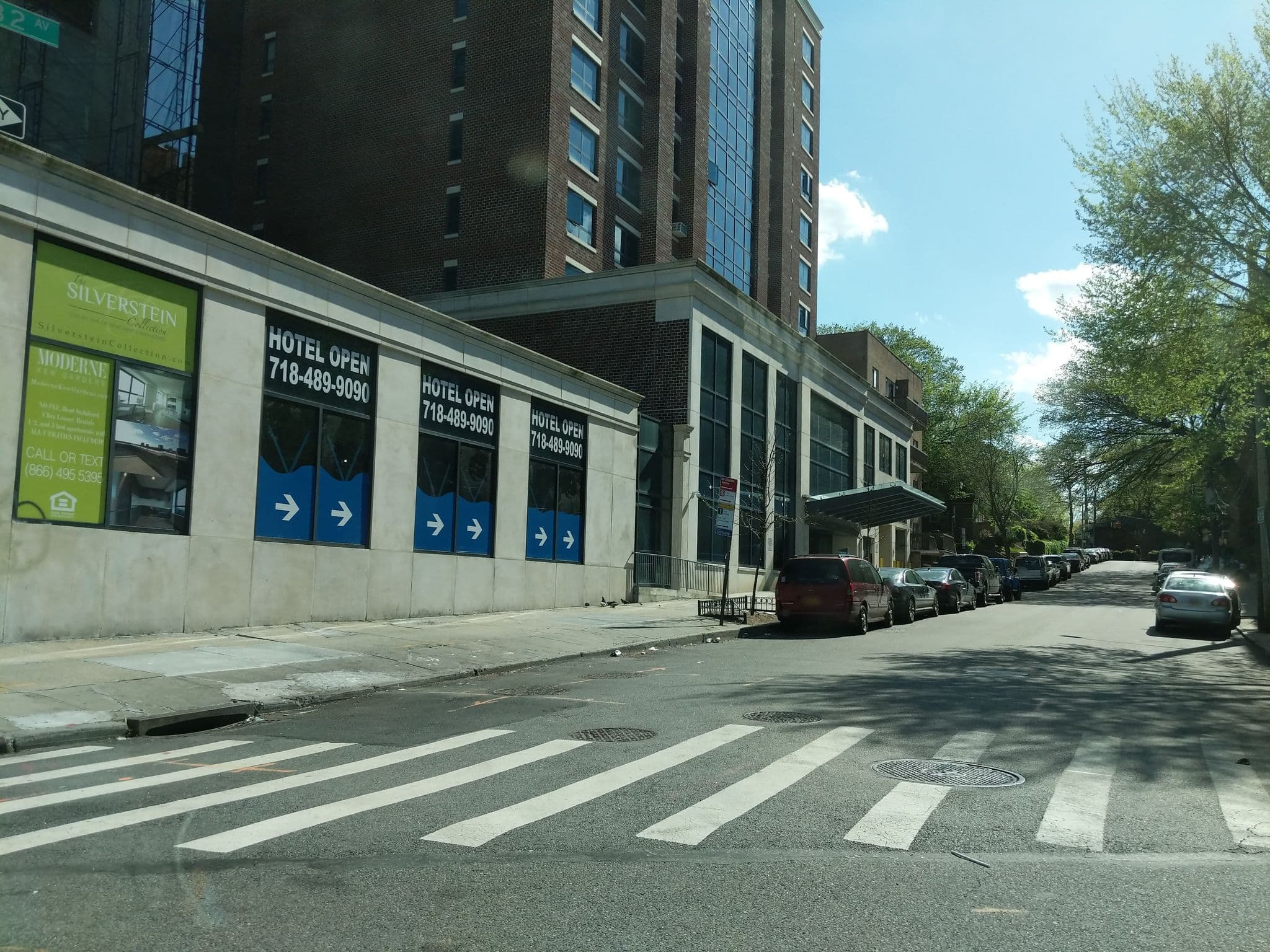 Street view near Umbrella Hotel Queens Airports, Kew Gardens — © farlab2 (CC BY-SA · Mapillary)