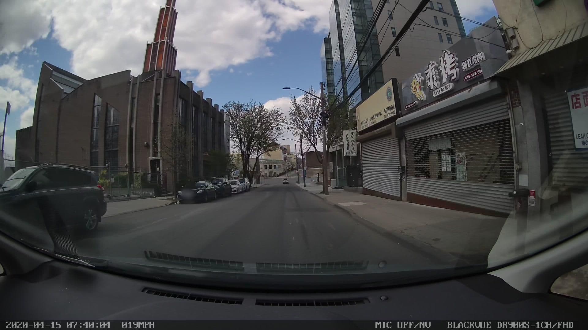 Street view near Super Lake Hotel, East Elmhurst — © farlab (CC BY-SA · Mapillary)