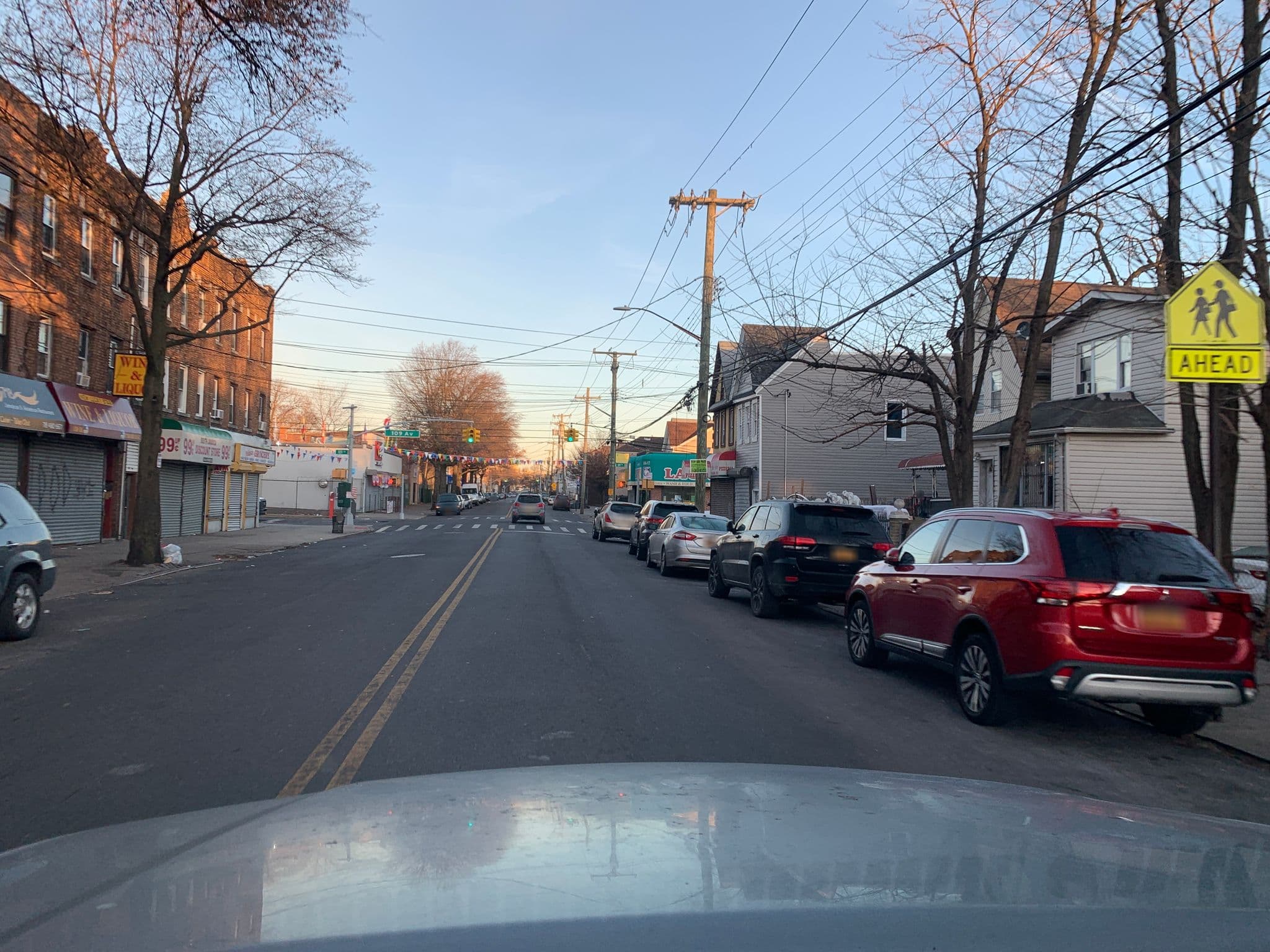 Street view near Kari Breakfast And Wing Spot, Jamaica — © mballew109 (CC BY-SA · Mapillary)