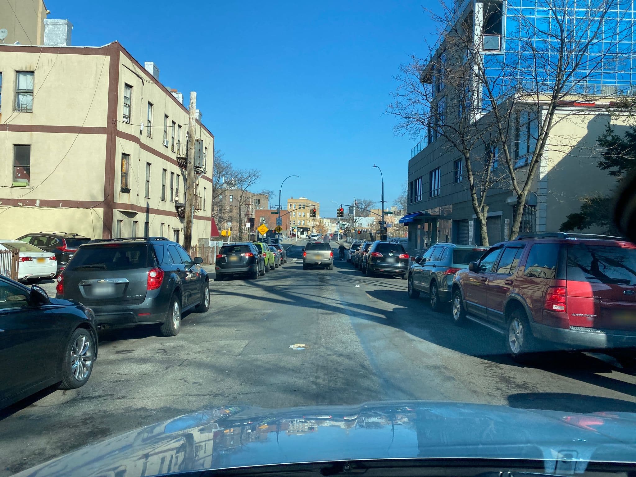 Street view near McErlain Patio Paradise, Steinway — © smartmaper (CC BY-SA · Mapillary)