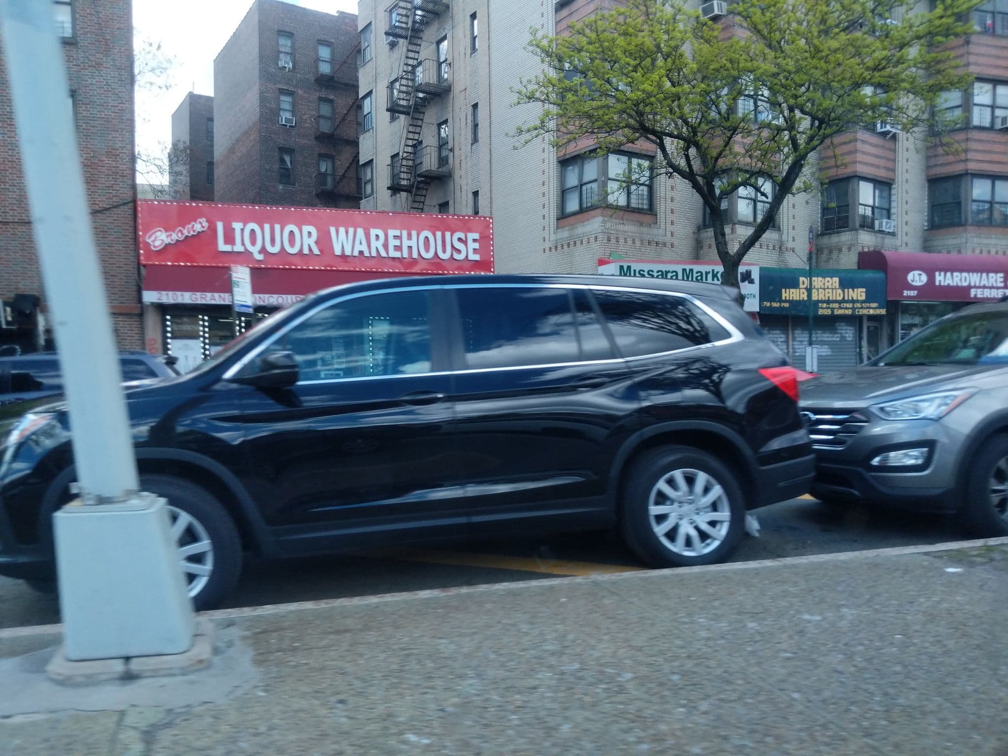 Street view near My Choice, Tremont — © smeginald (CC BY-SA · Mapillary)