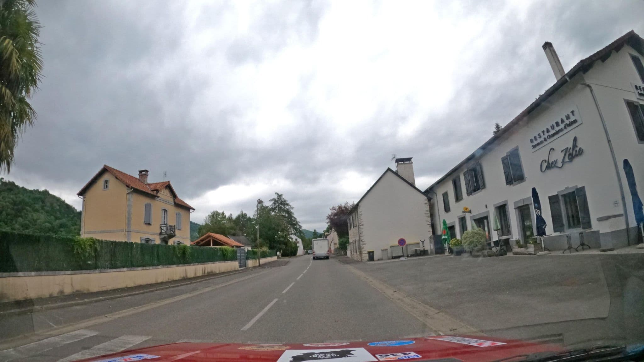 Street view near Chez Zélie, Arette — © masterofnoroad (CC BY-SA · Mapillary)