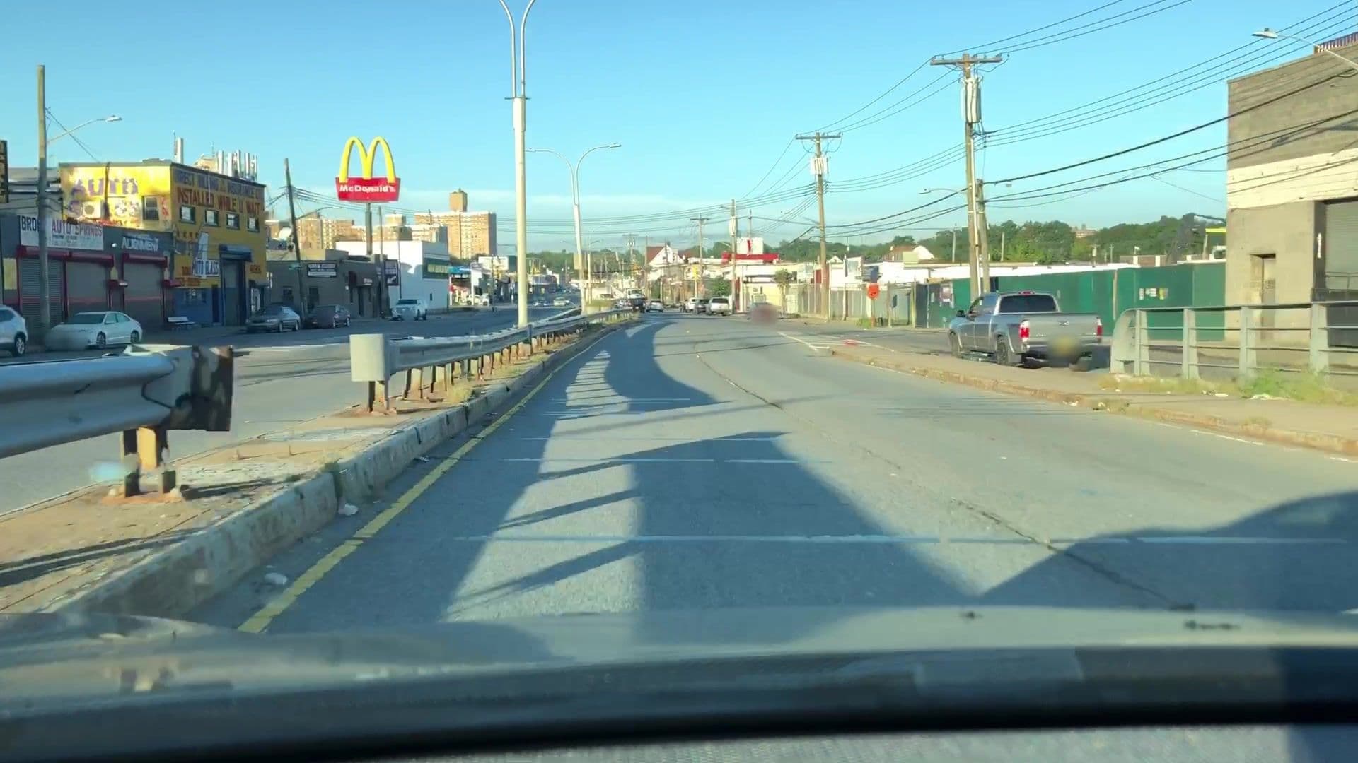 Street view near Inn For Pets North, Pelham Manor — © lvl5 (CC BY-SA · Mapillary)