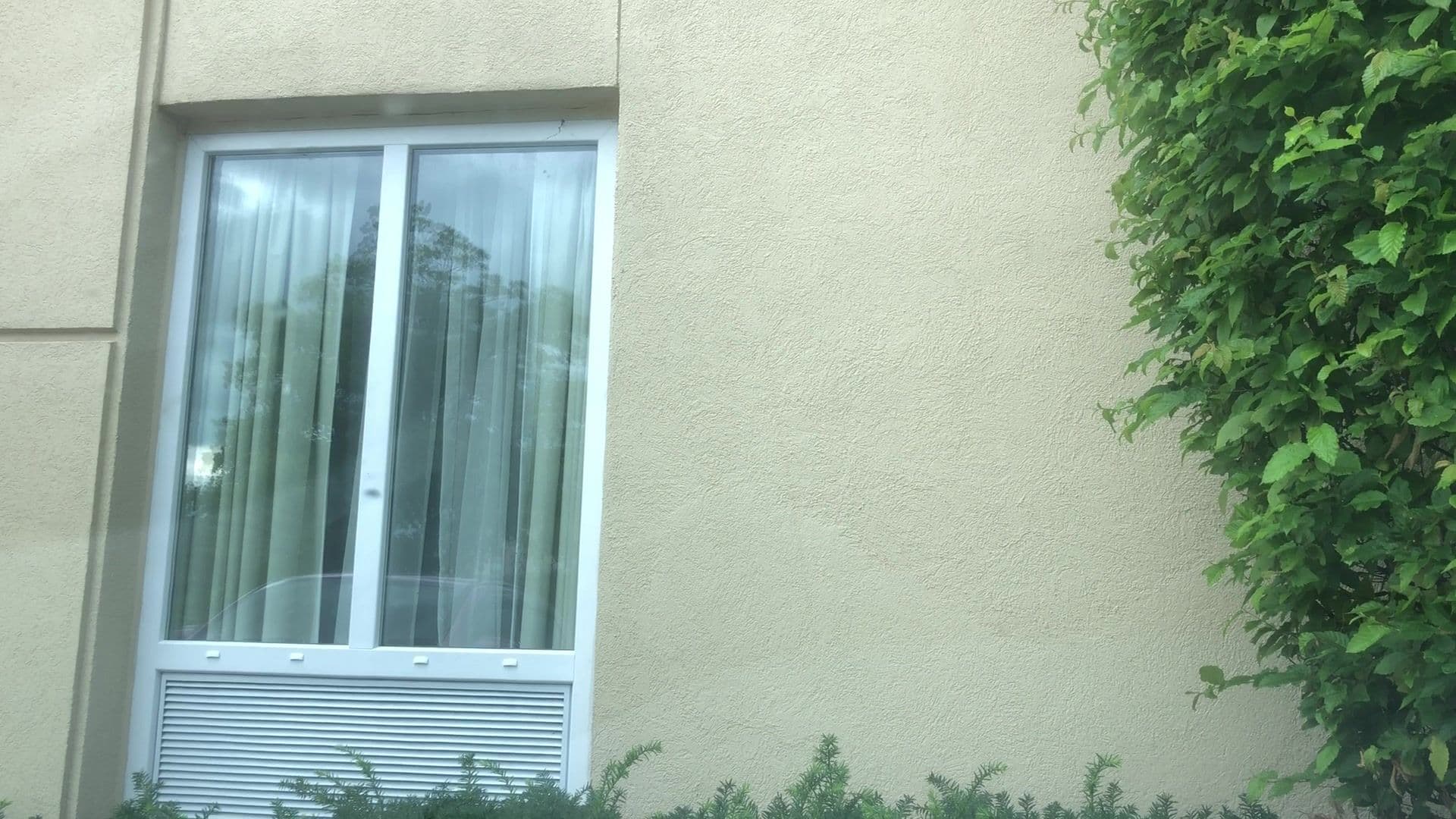 Street view near Max's Cafe, Paramus — © lvl5 (CC BY-SA · Mapillary)