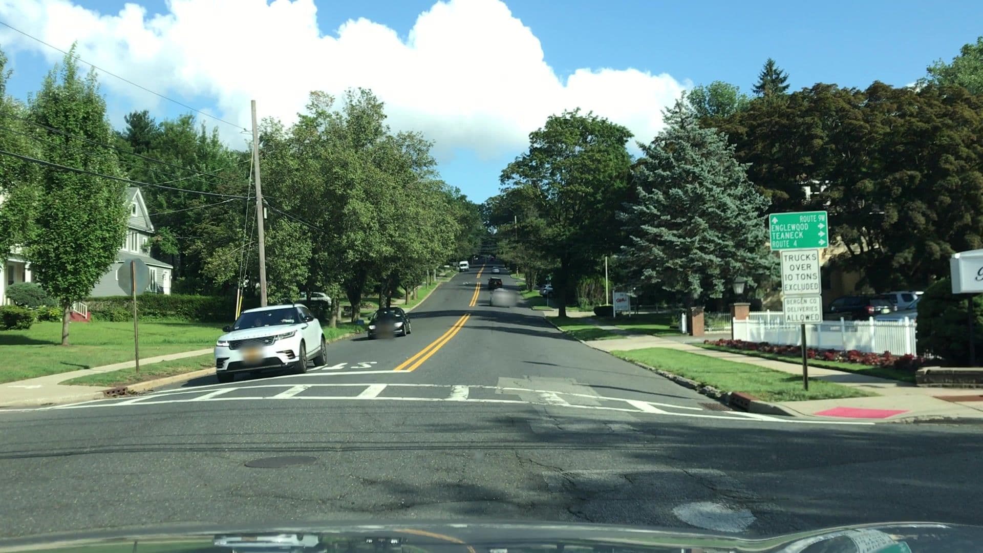 Street view near Clinton Inn Hotel, Tenafly — © lvl5 (CC BY-SA · Mapillary)