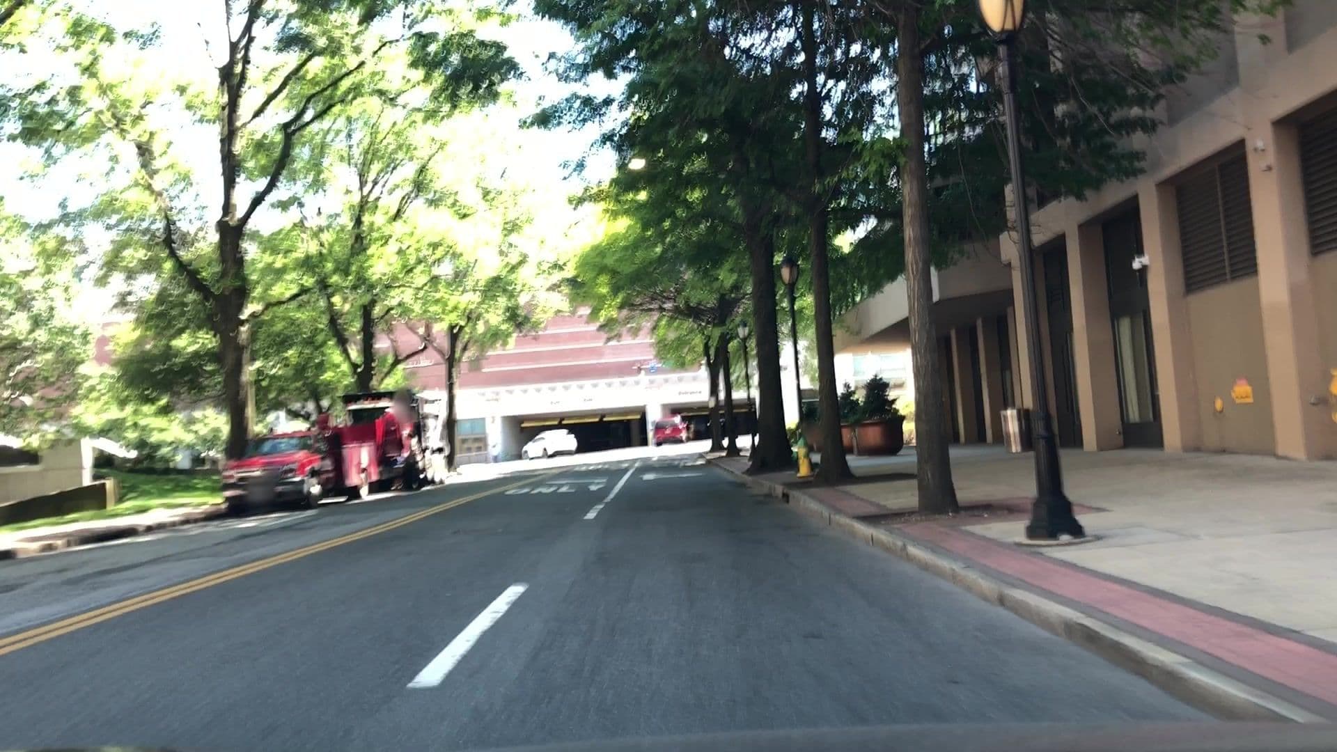Street view near Holiday Inn, White Plains — © lvl5 (CC BY-SA · Mapillary)